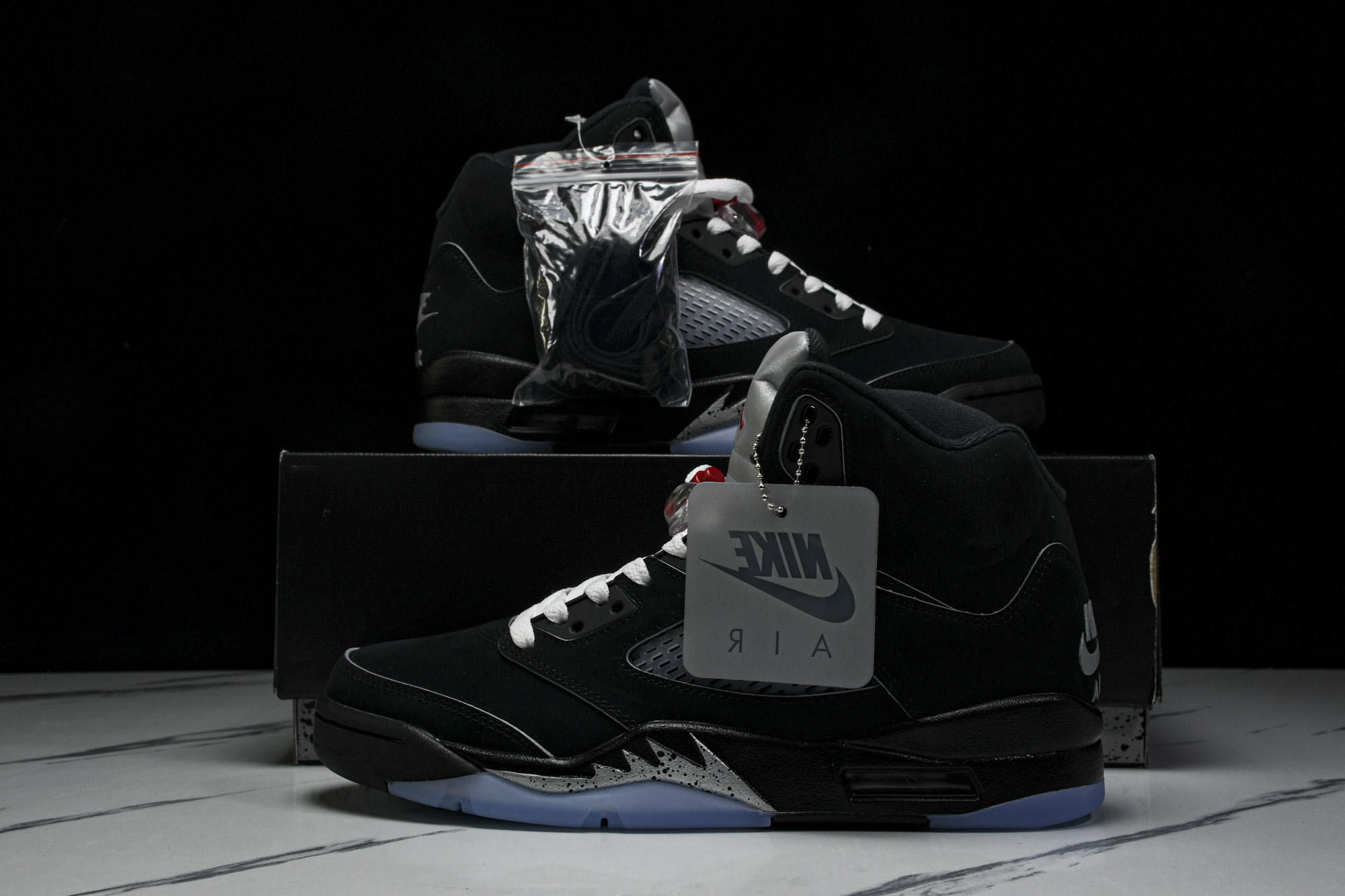 Air Jordan 5 “Black Metallic Reimagined”复刻黑银色 HF3975