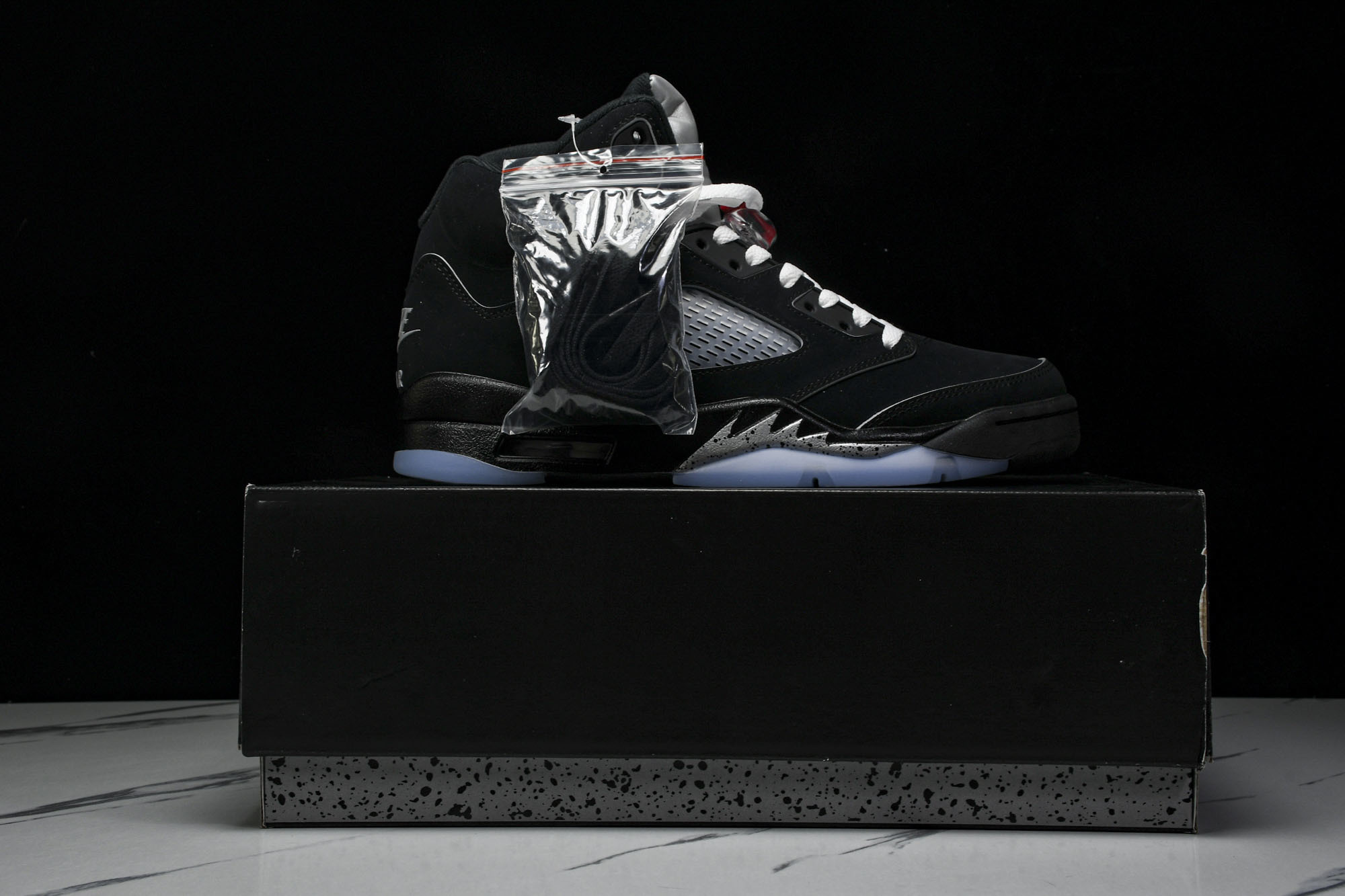 Air Jordan 5 “Black Metallic Reimagined”复刻黑银色 HF3975