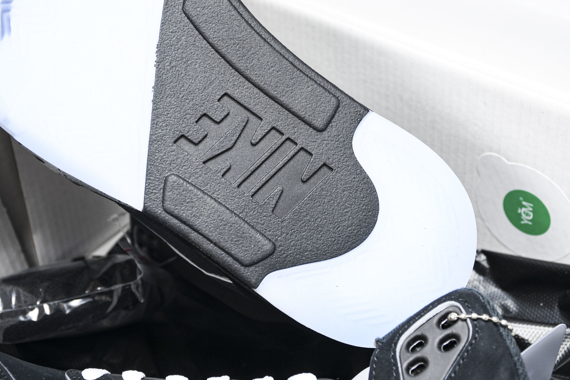 Air Jordan 5 “Black Metallic Reimagined”复刻黑银色 HF3975