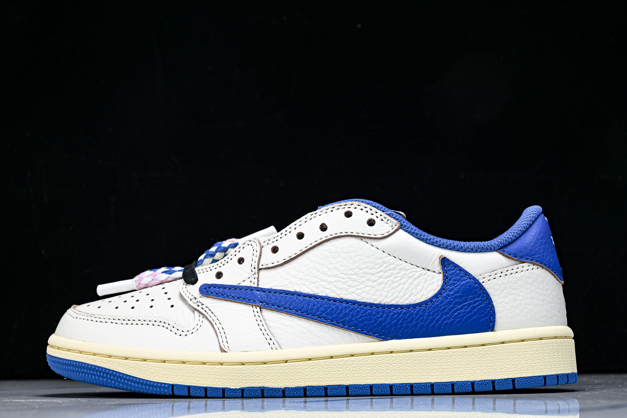 Fragment Design x Travis Scott Air Jordan 1 Low OG S