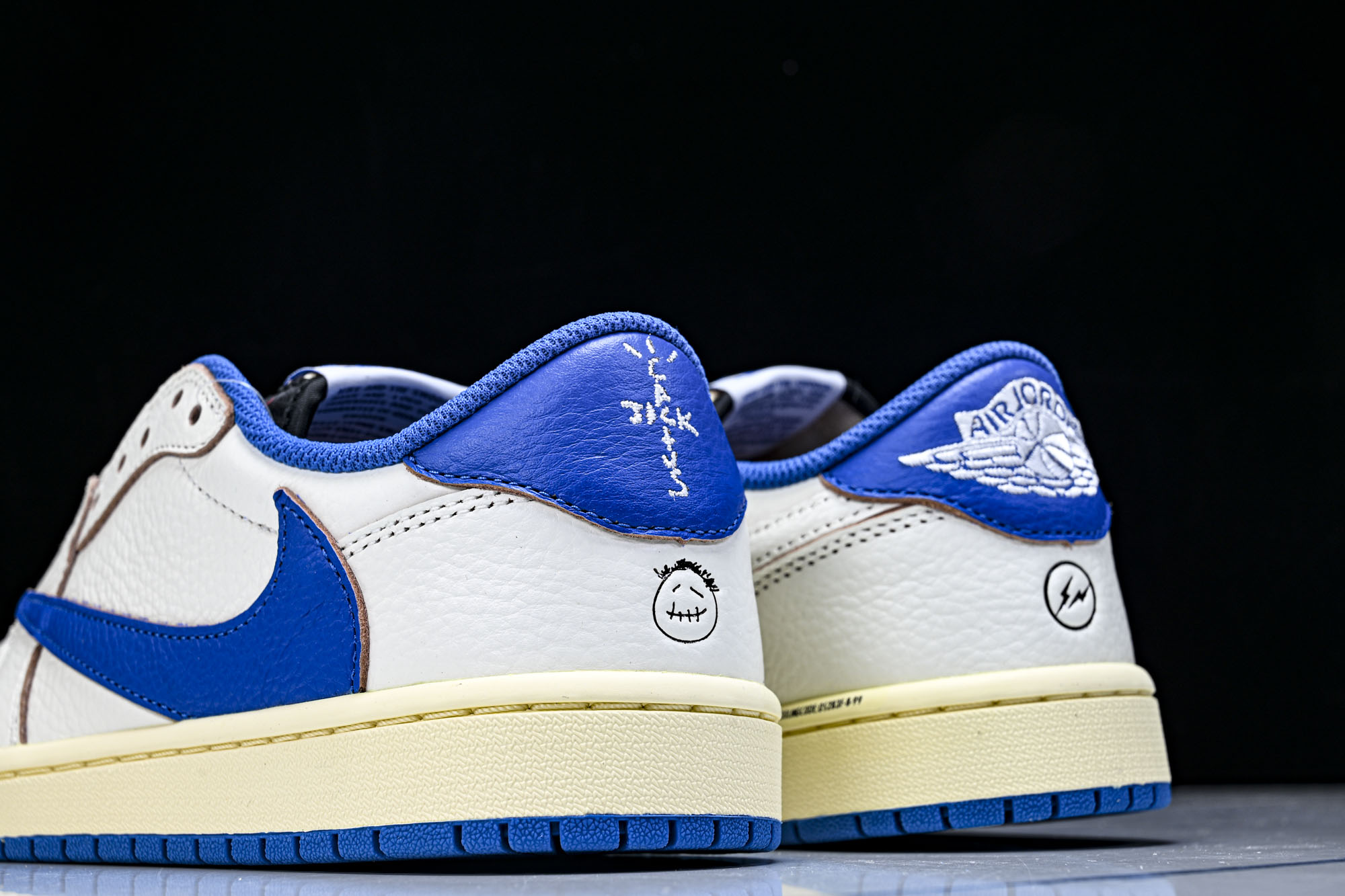 Fragment Design x Travis Scott Air Jordan 1 Low OG S