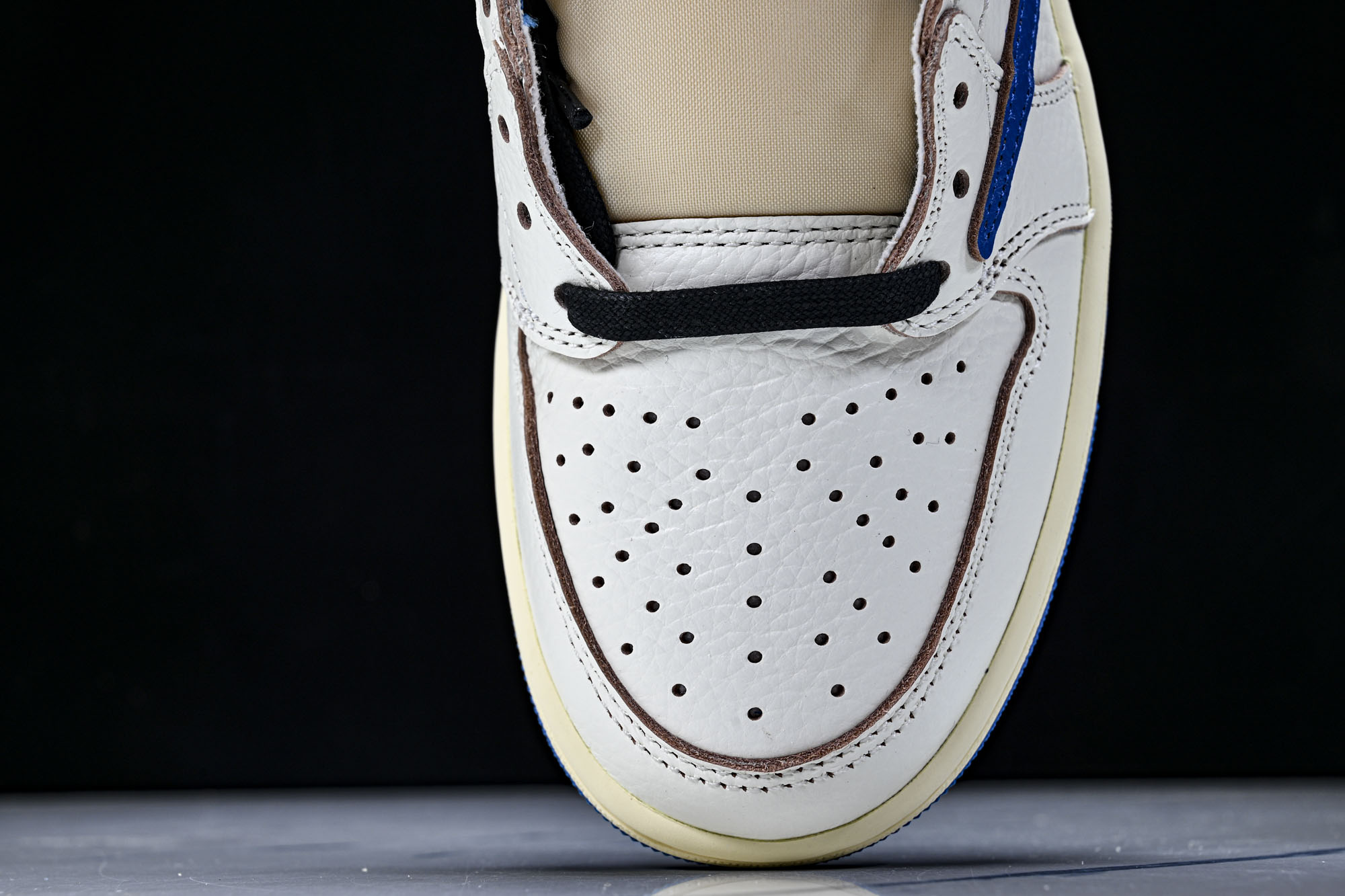Fragment Design x Travis Scott Air Jordan 1 Low OG S
