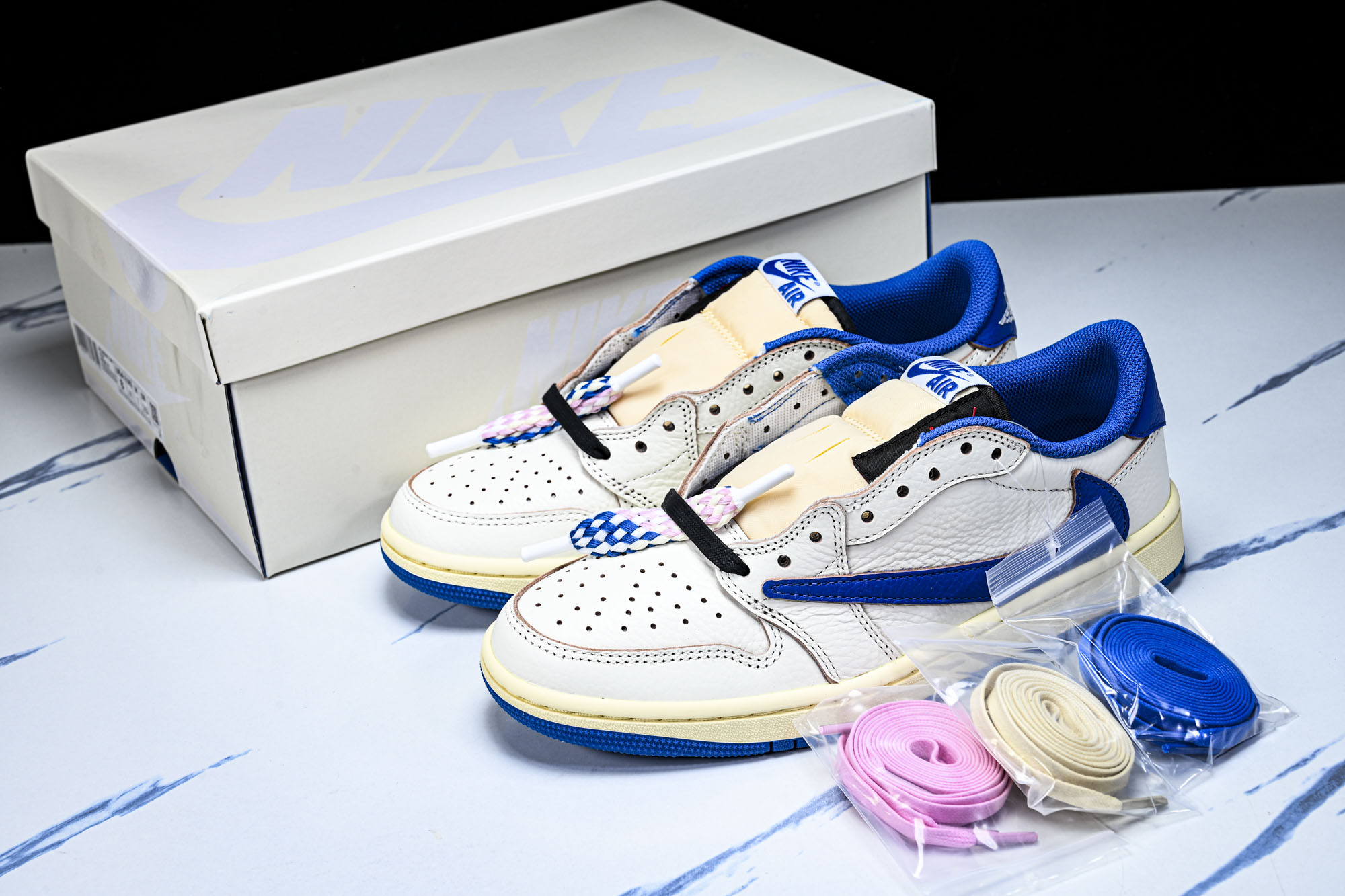 Fragment Design x Travis Scott Air Jordan 1 Low OG S