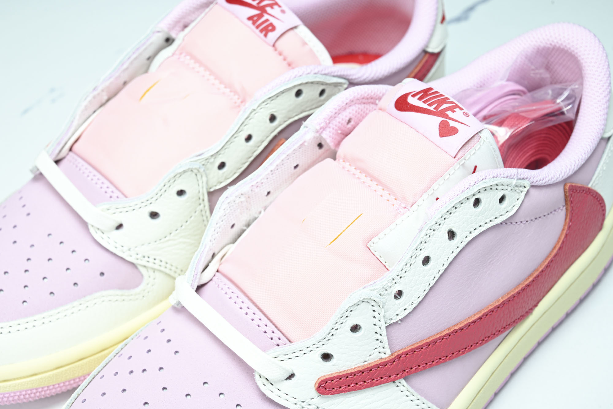 Travis Scott x Air Jordan 1 Low OG AJ1 乔1倒勾低帮 IQ7604