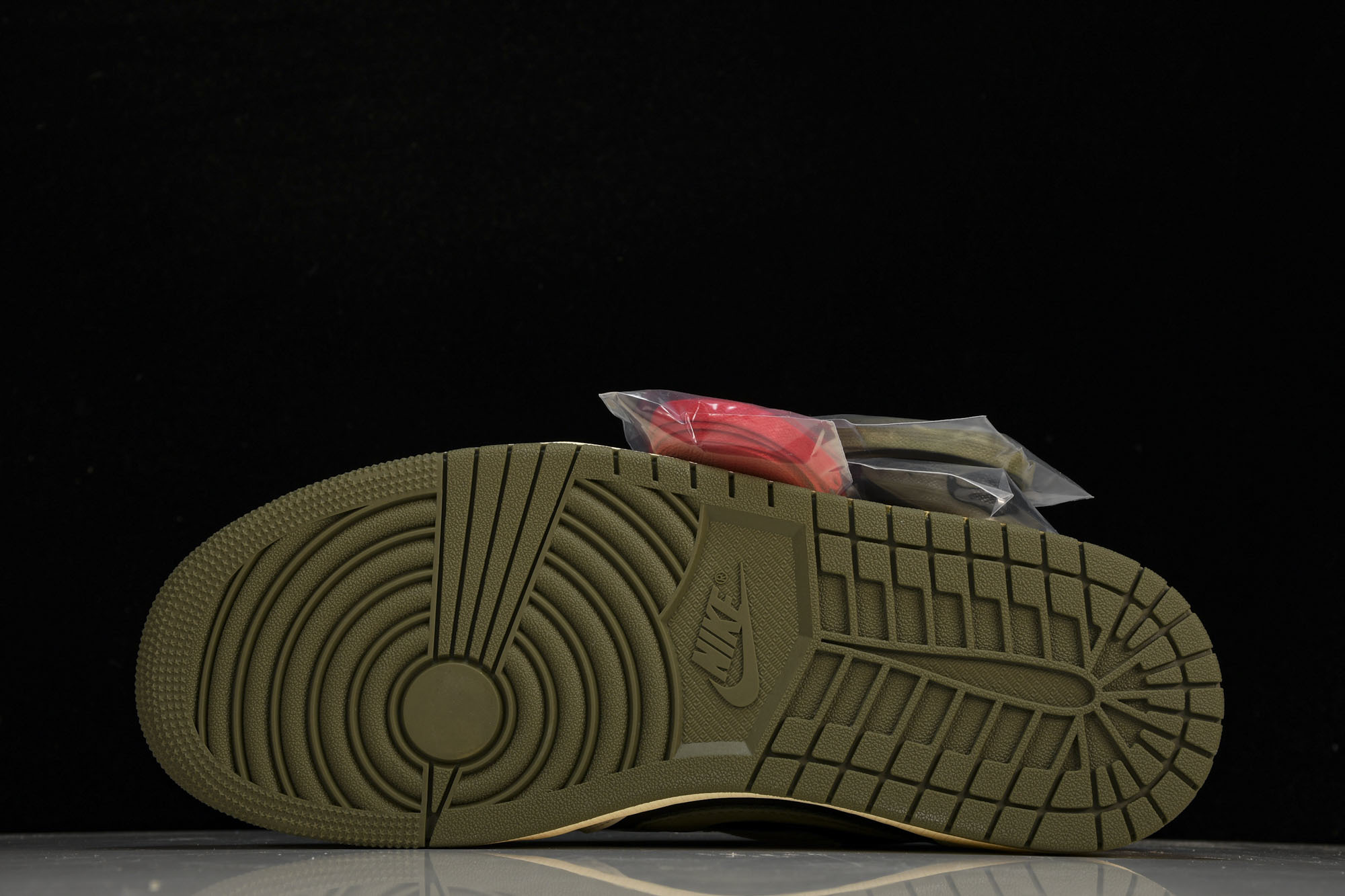 Travis Scott x Air Jordan 1 Low OG WMNS“Olive”橄榄绿 倒钩