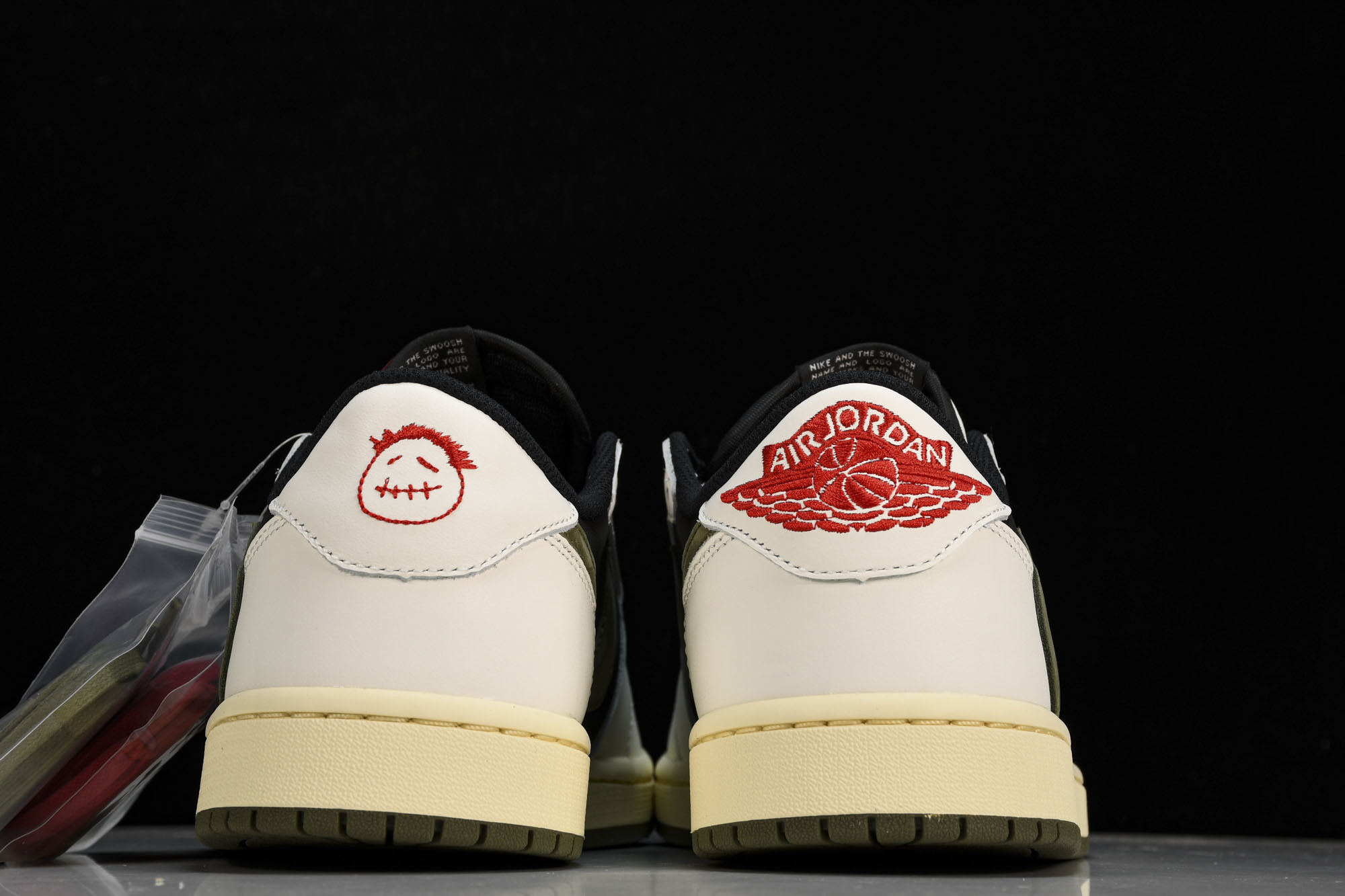 Travis Scott x Air Jordan 1 Low OG WMNS“Olive”橄榄绿 倒钩