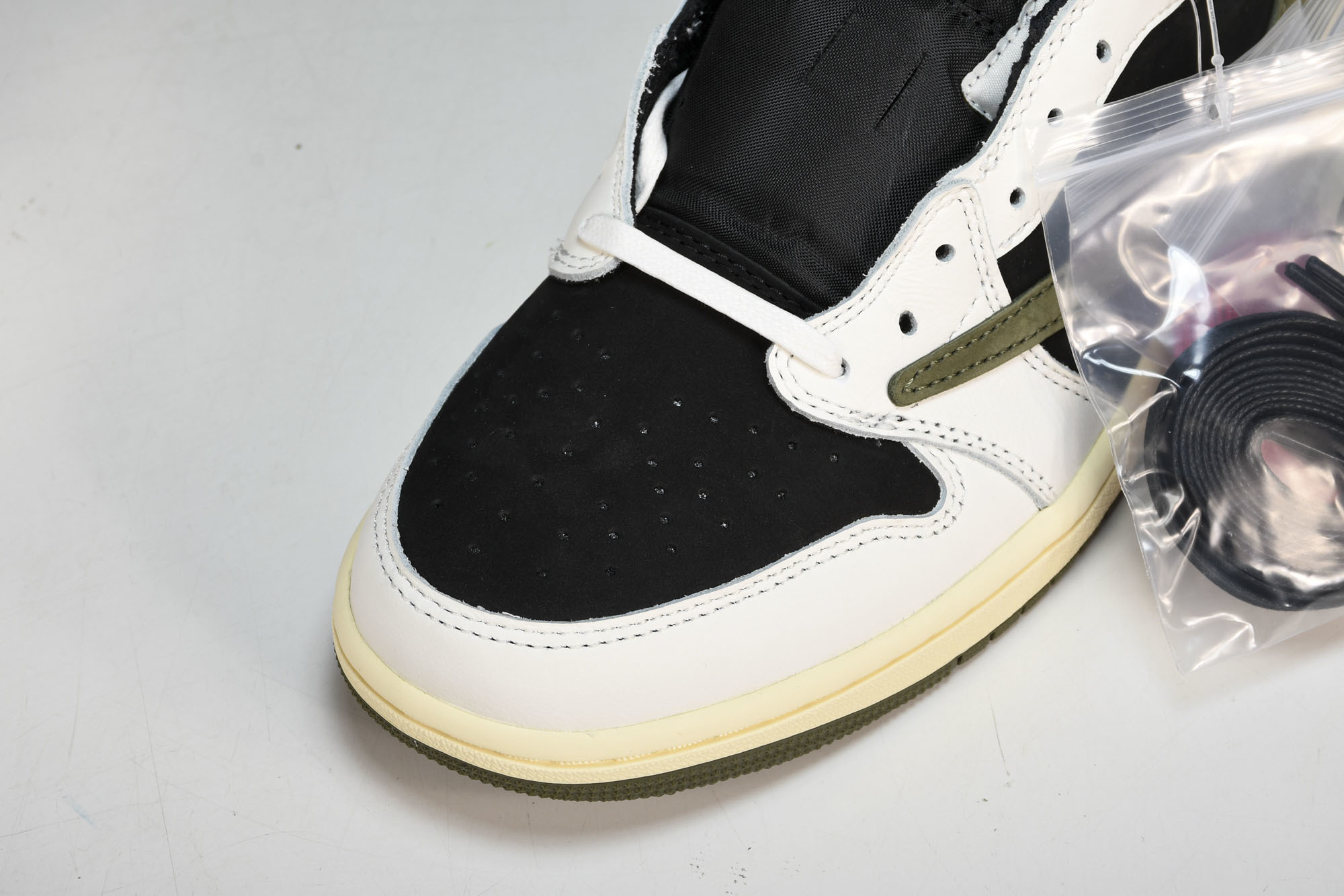 Travis Scott x Air Jordan 1 Low OG WMNS“Olive”橄榄绿 倒钩