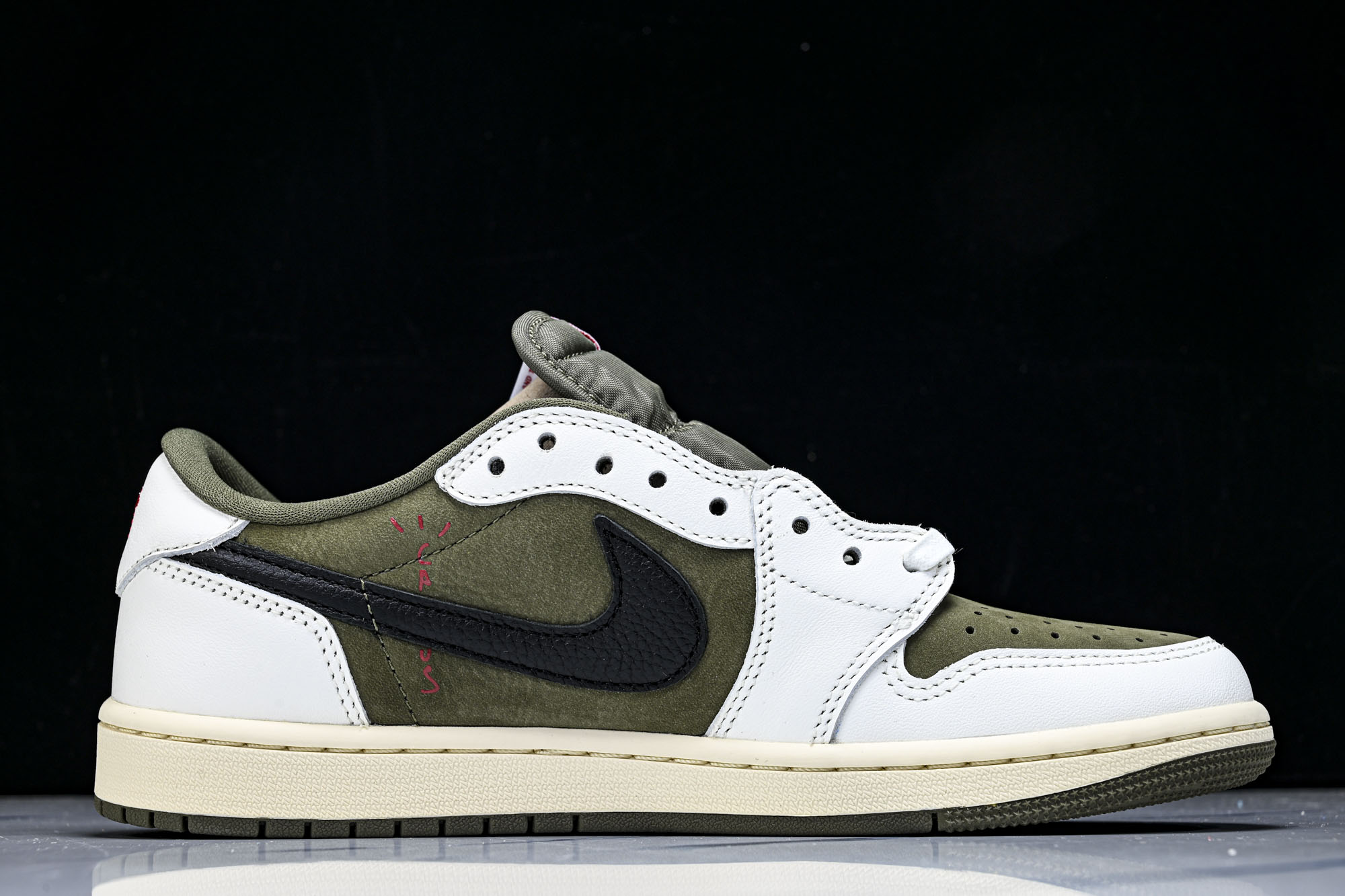 Travis Scott x Air Jordan 1 Low OG“Medium Olive”米绿 D