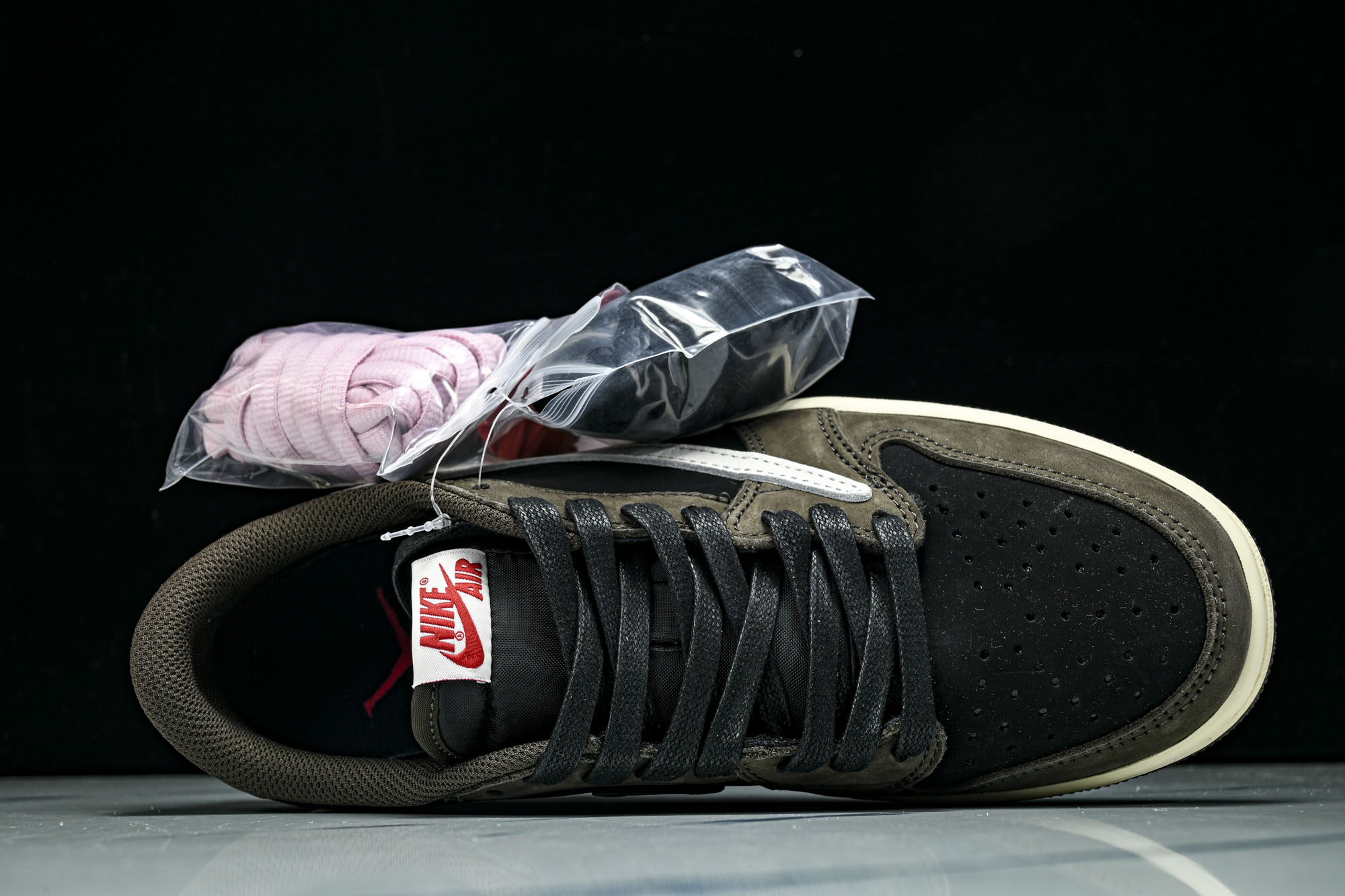 Travis Scott x Air Jordan 1 Low 低帮 倒钩 深棕 CQ4277-001 