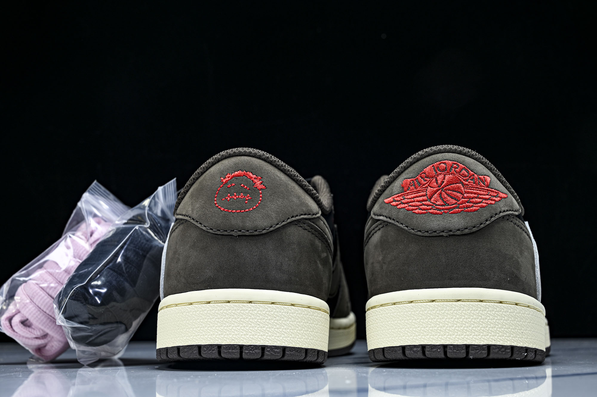 Travis Scott x Air Jordan 1 Low 低帮 倒钩 深棕 CQ4277-001 