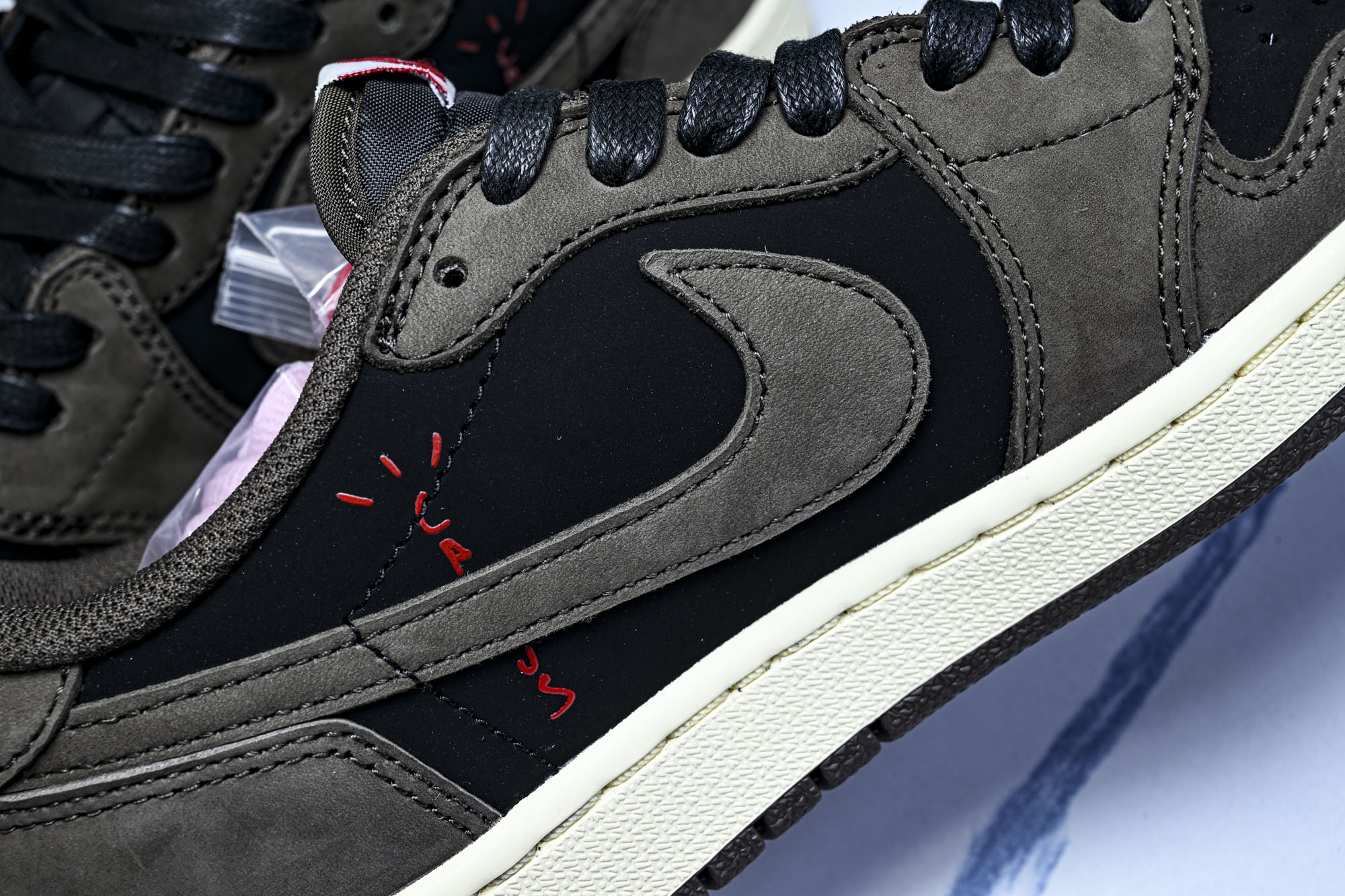 Travis Scott x Air Jordan 1 Low 低帮 倒钩 深棕 CQ4277-001 