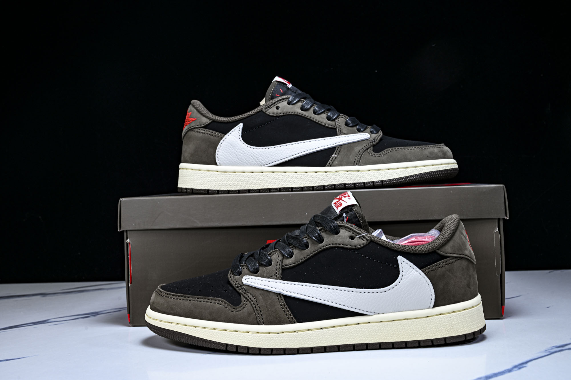 Travis Scott x Air Jordan 1 Low 低帮 倒钩 深棕 CQ4277-001 