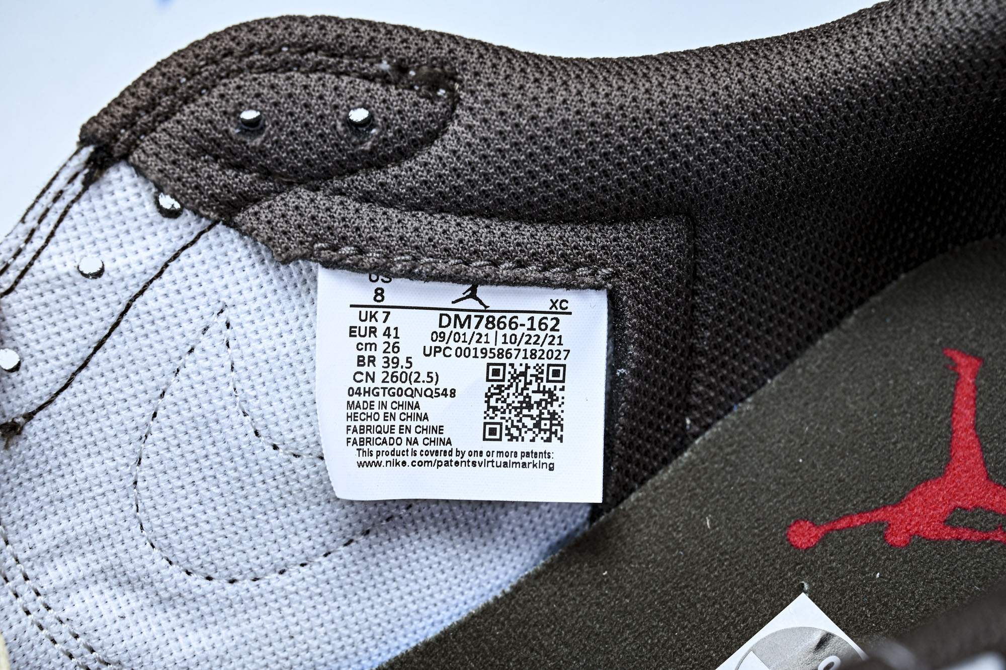 Travis Scott x Air Jordan 1 Reverse Mocha 倒钩摩卡棕白低帮 D