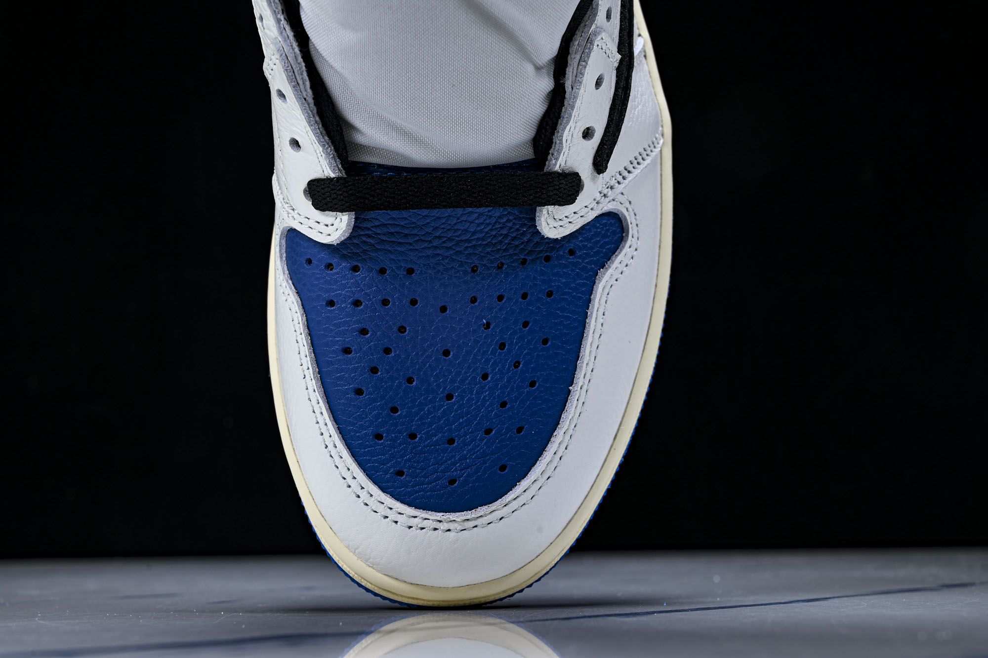 Travis Scott x Fragment x Air Jordan 1 High OG SP “M