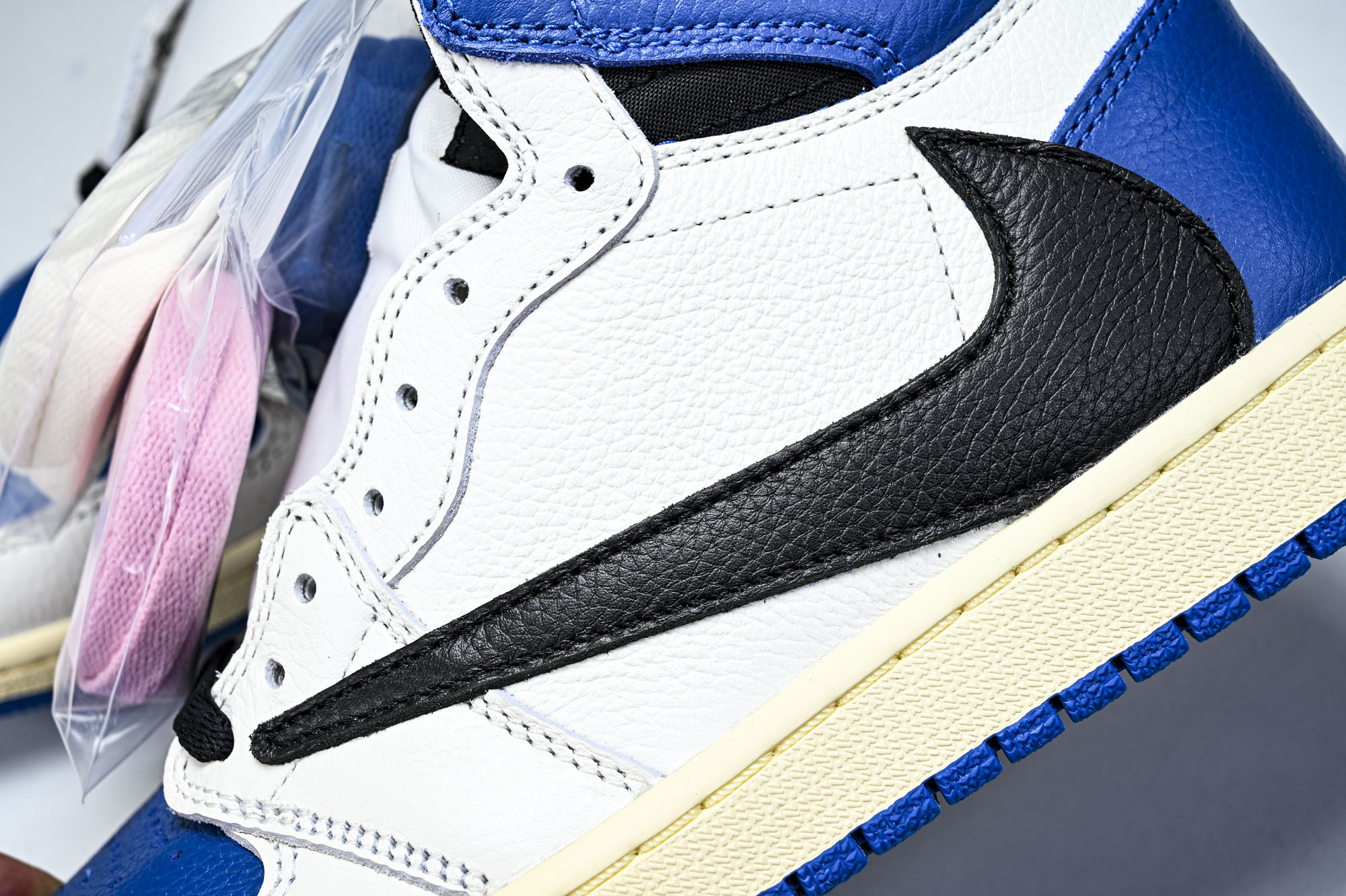 Travis Scott x Fragment x Air Jordan 1 High OG SP “M