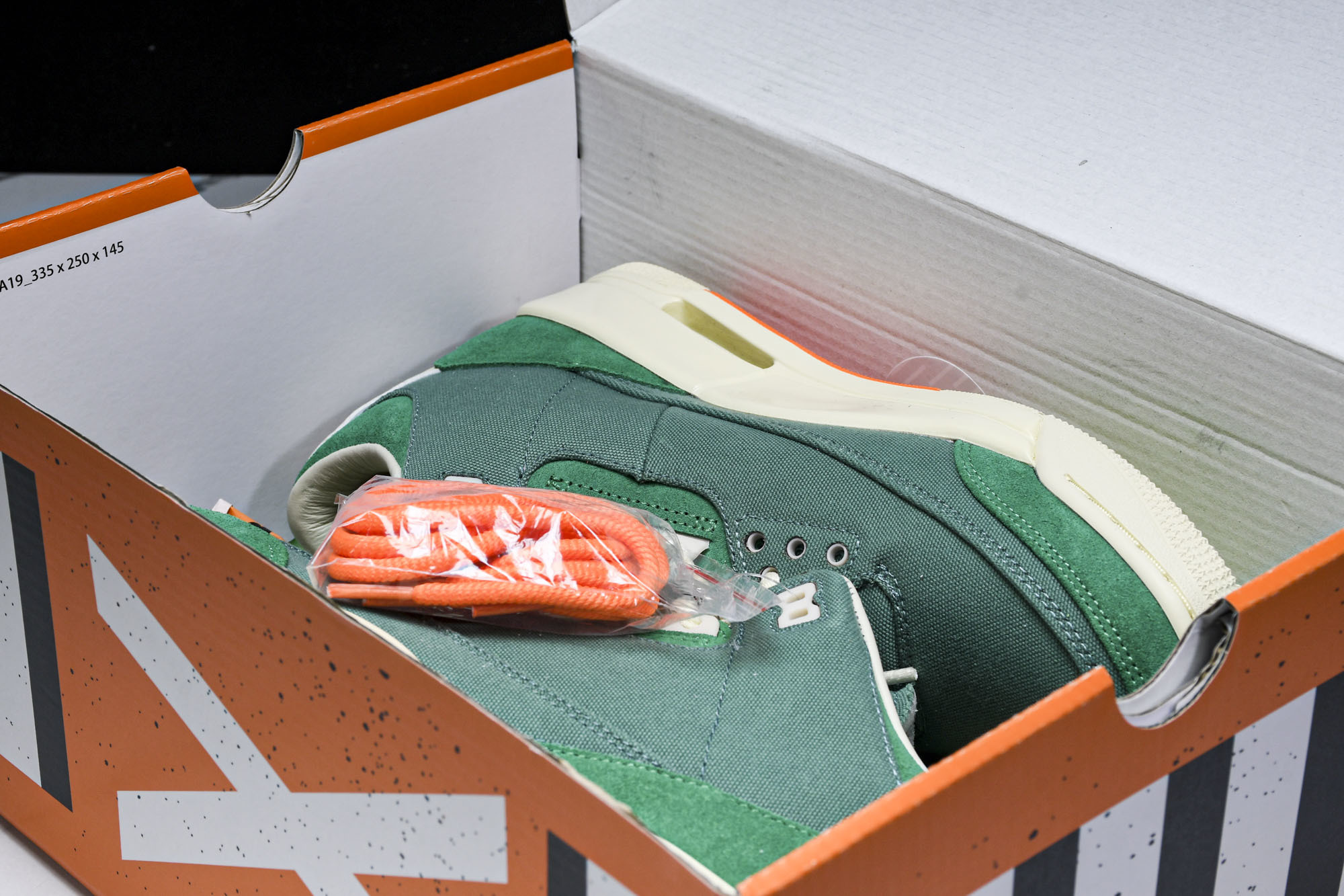 WMNS AIR JORDAN 3 RETRO OG SP 纽约艺术家联名 FZ7974-300 #YZ