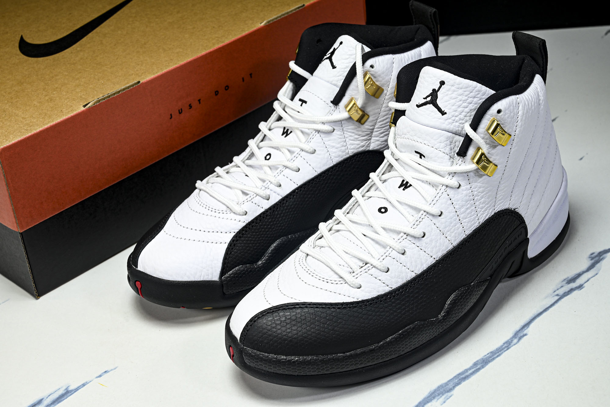 Air Jordan 12 Retro _Taxi_ AJ12 乔132元年复刻 金扣 CT8013 1