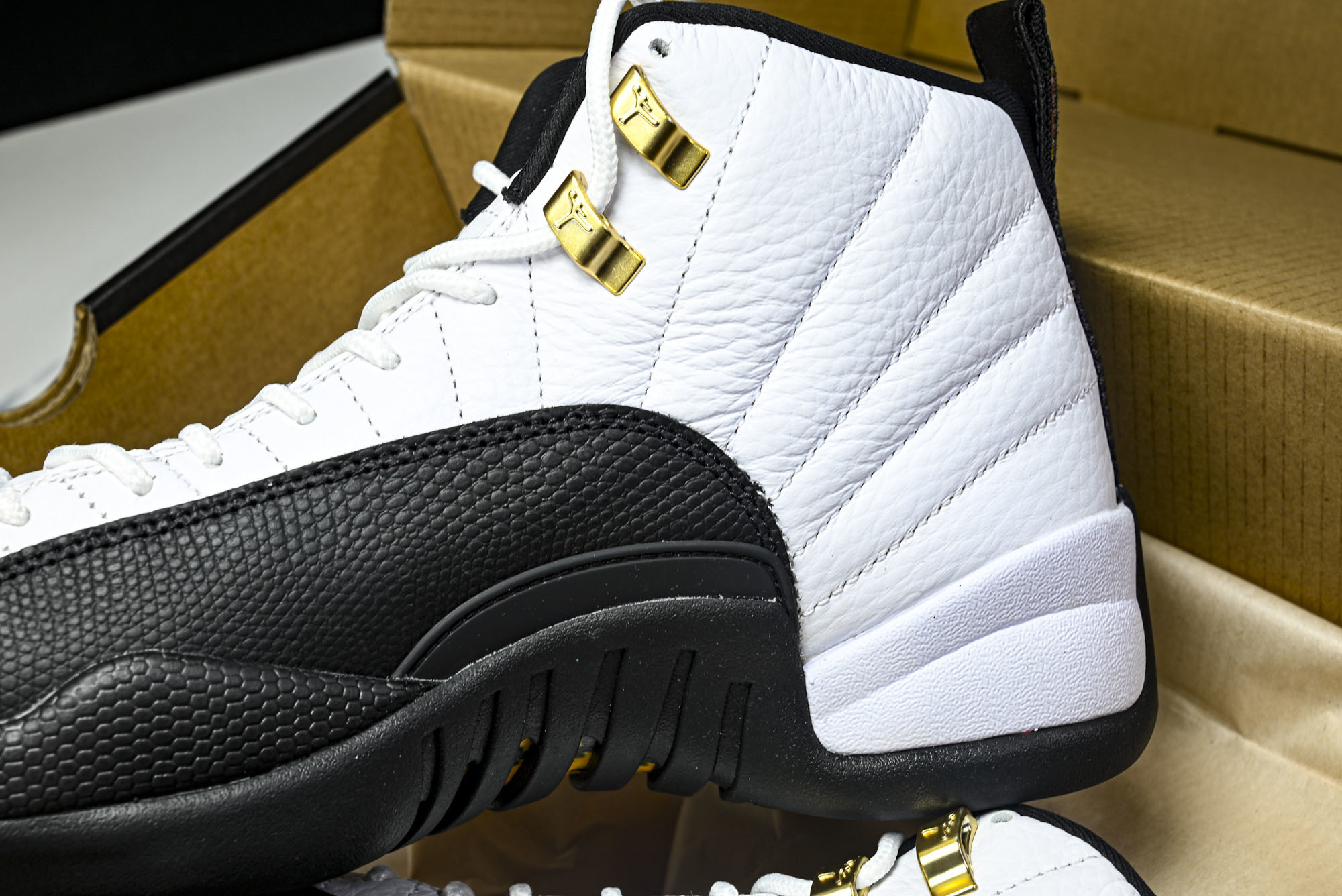 Air Jordan 12 Retro _Taxi_ AJ12 乔132元年复刻 金扣 CT8013 1