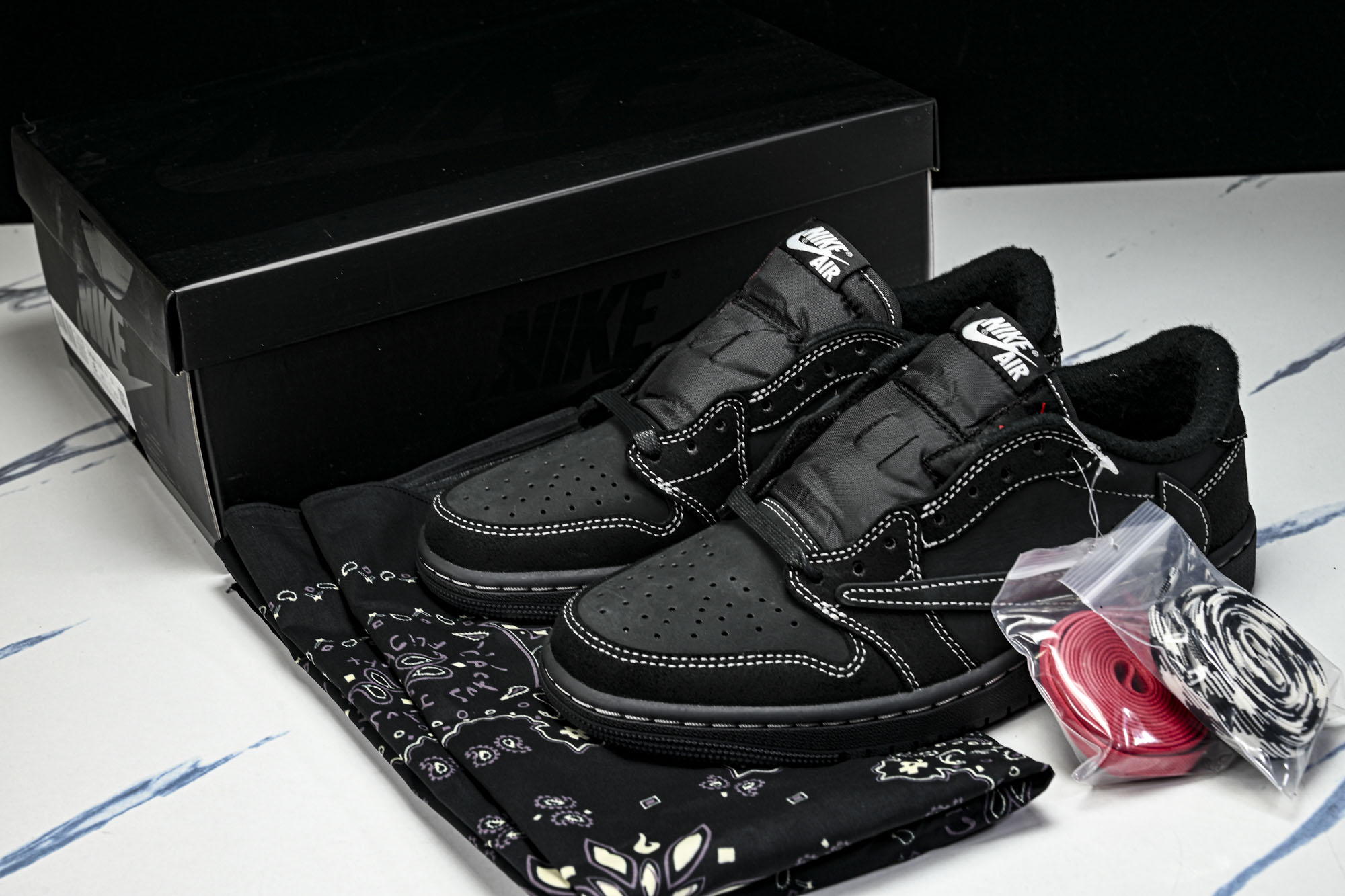 Travis Scott x Air Jordan 1 Low OG 'Black Phantom'全黑
