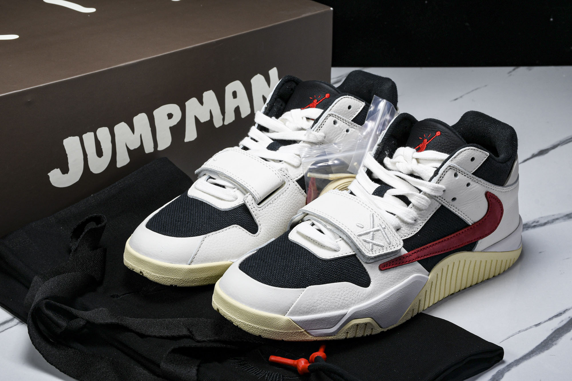 Travis Scott x Jordan Jumpman Jack TR“University Red