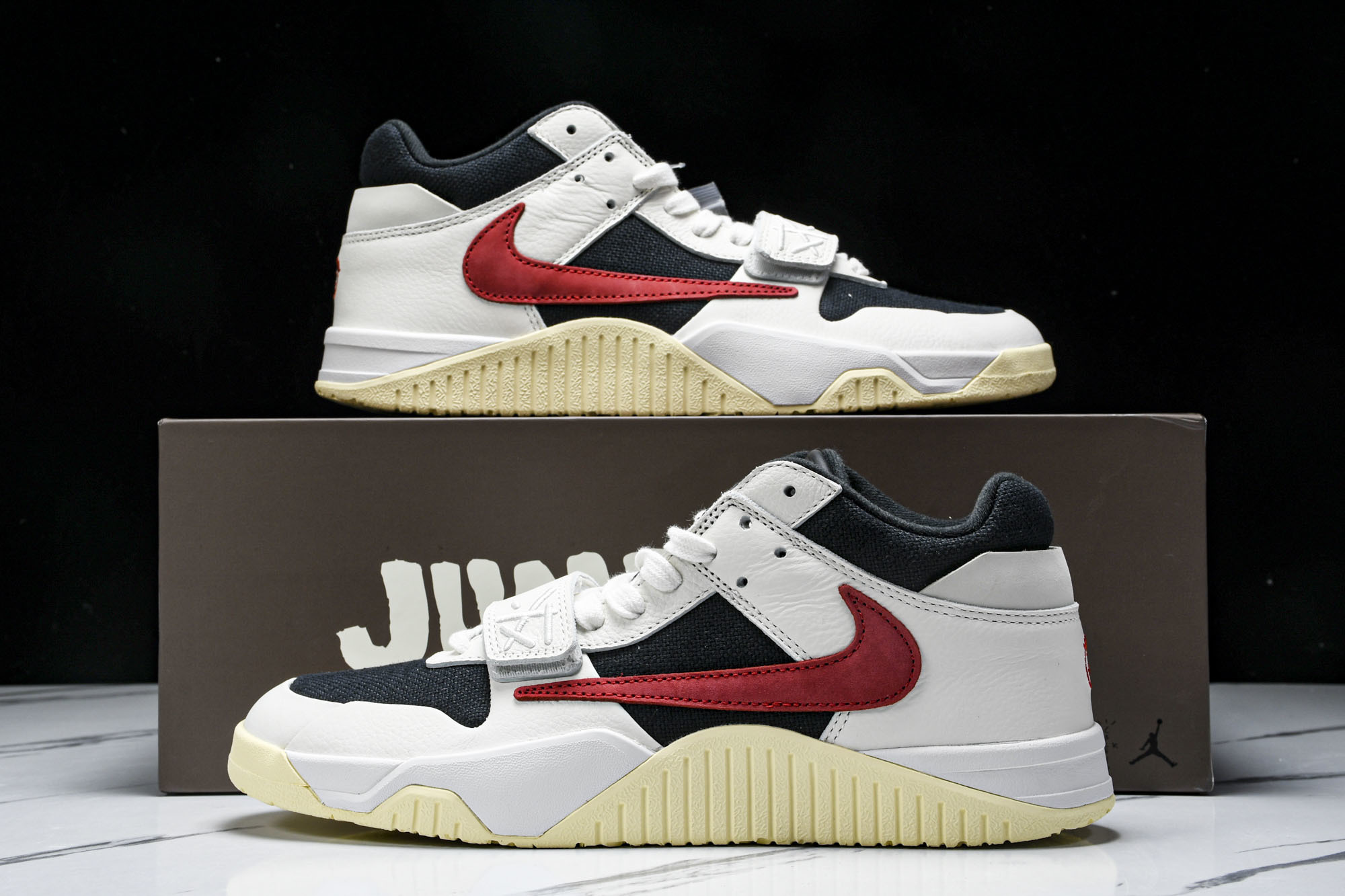 Travis Scott x Jordan Jumpman Jack TR“University Red