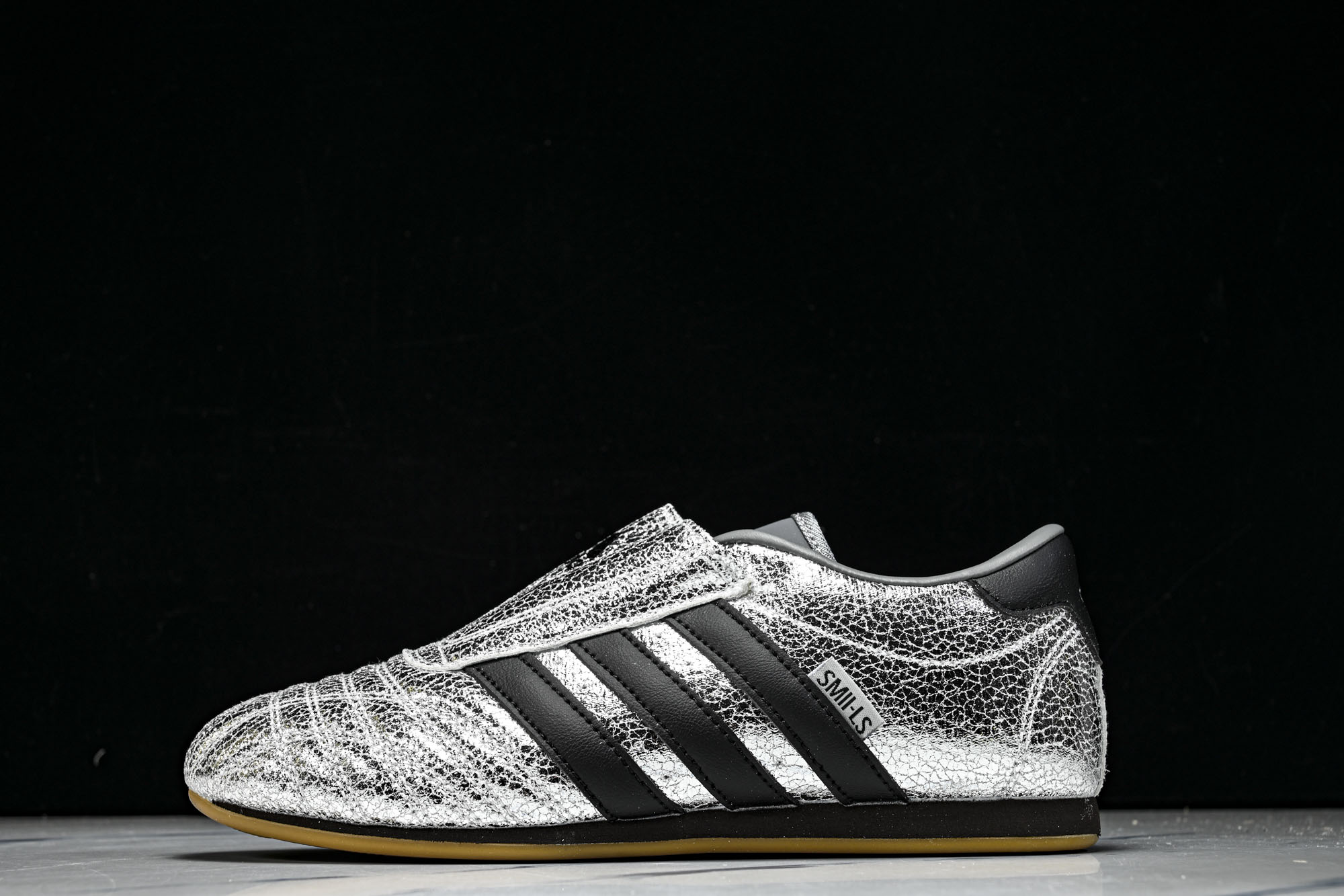 Adidas originals Taekwondo Low 跆拳道系列 经典复古薄底训练慢跑鞋JH96