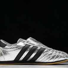 Adidas originals Taekwondo Low 跆拳道系列 经典复古薄底训练慢跑鞋JH96 Adidas originals Taekwondo Low 跆拳道系列 经典复古薄底训练慢跑鞋JH96