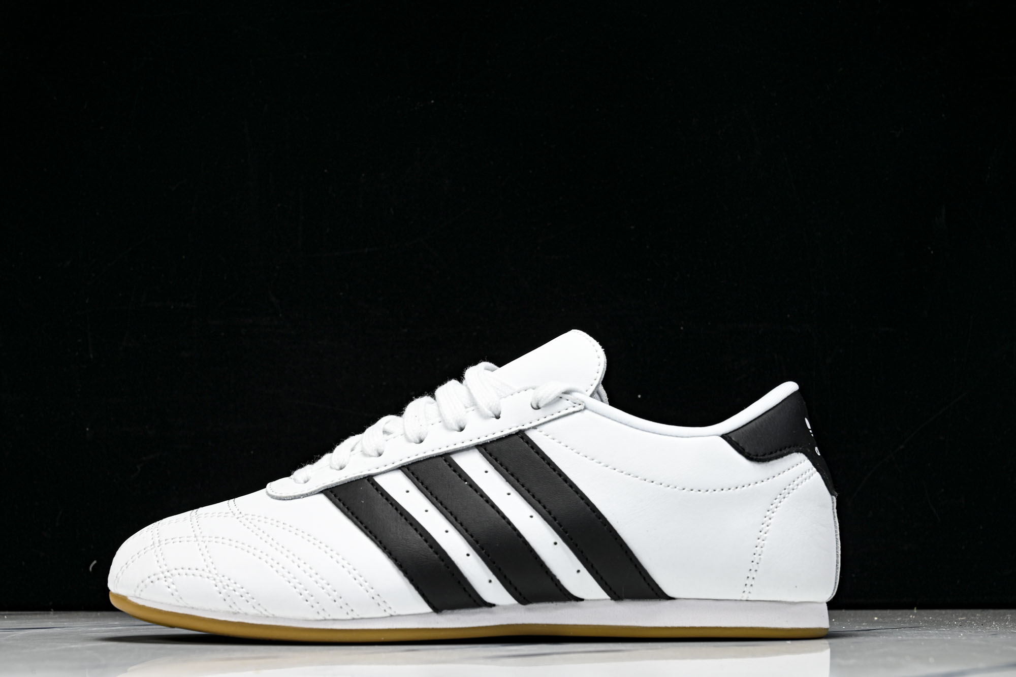 Adidas originals Taekwondo Low 跆拳道系列 经典复古薄底训练慢跑鞋JS11