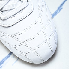 Adidas originals Taekwondo Low 跆拳道系列 经典复古薄底训练慢跑鞋JS11 Adidas originals Taekwondo Low 跆拳道系列 经典复古薄底训练慢跑鞋JS11