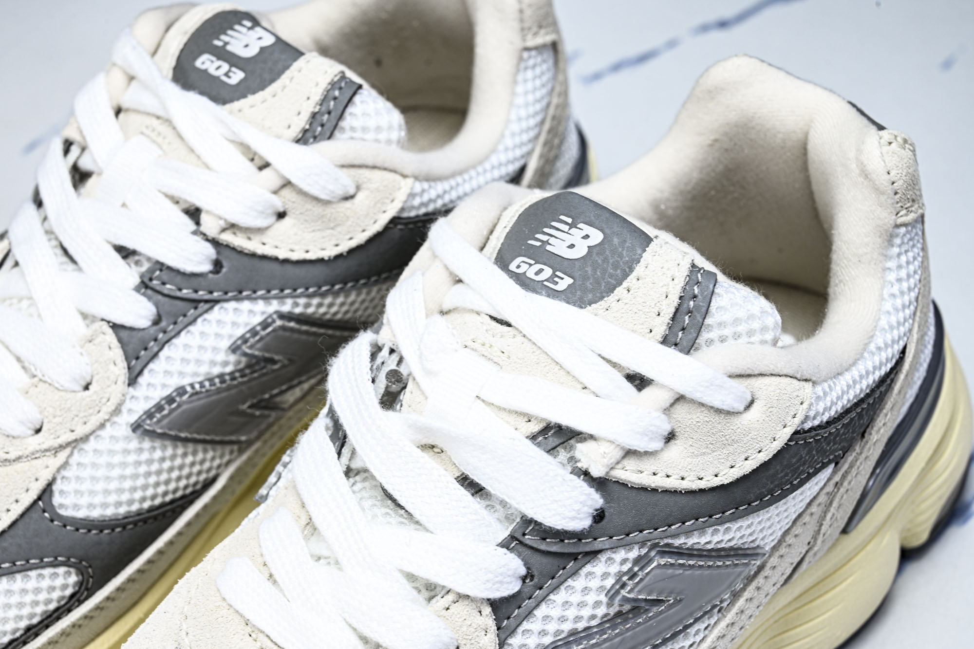 New Balance 603系列复古透气休闲运动慢跑鞋M6031CK #YZ039✦设计风格‌:承袭 