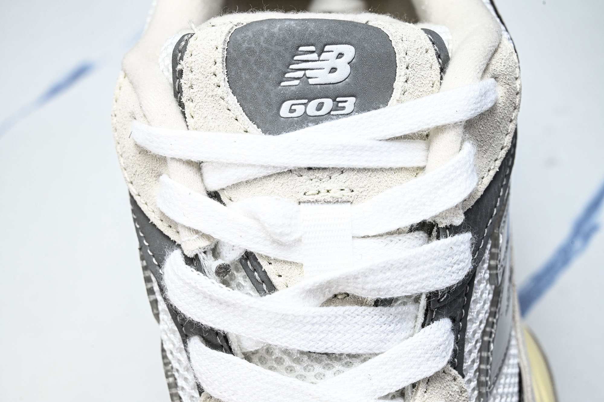 New Balance 603系列复古透气休闲运动慢跑鞋M6031CK #YZ039✦设计风格‌:承袭 
