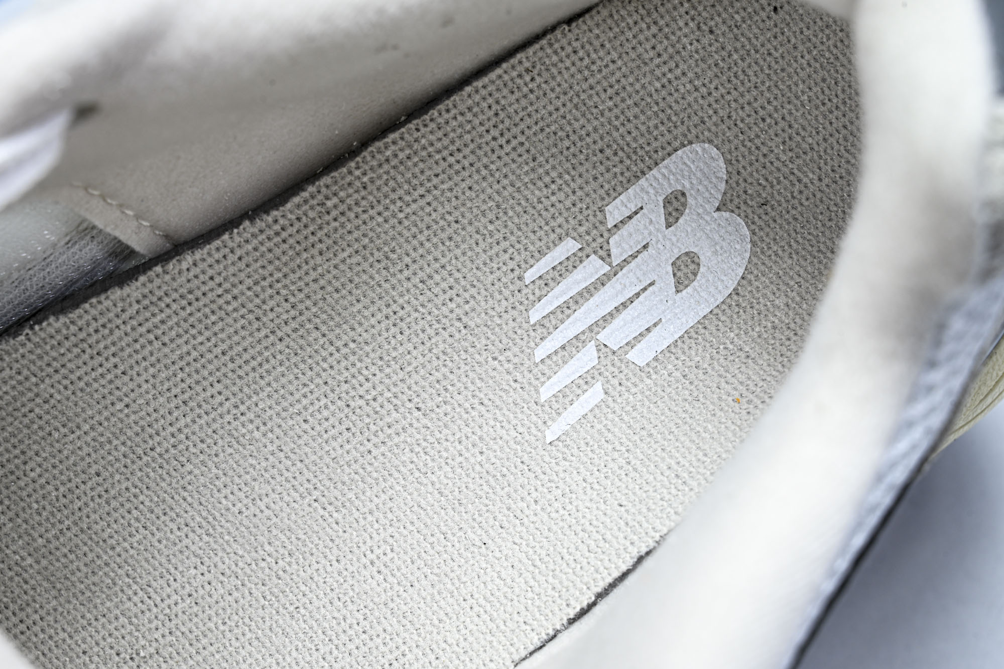 New Balance 603系列复古透气休闲运动慢跑鞋M6031CK #YZ039✦设计风格‌:承袭 