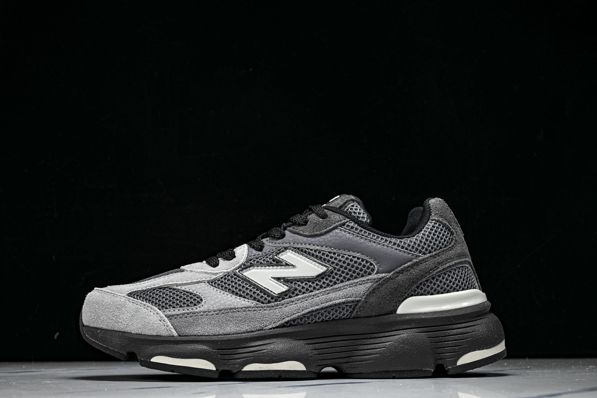 New Balance 603系列复古透气休闲运动慢跑鞋M6032DK #YZ039✦设计风格‌:承袭 