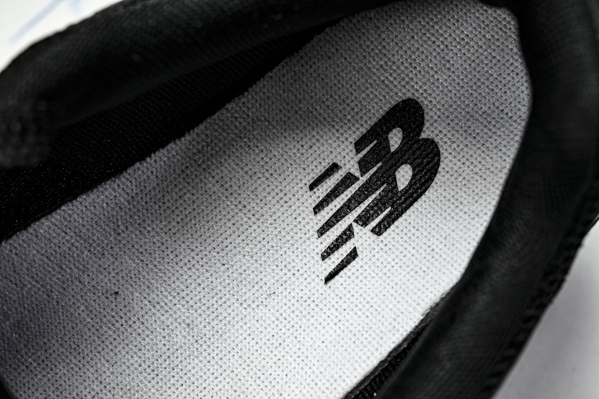 New Balance 603系列复古透气休闲运动慢跑鞋M6032HA #YZ039✦设计风格‌:承袭 
