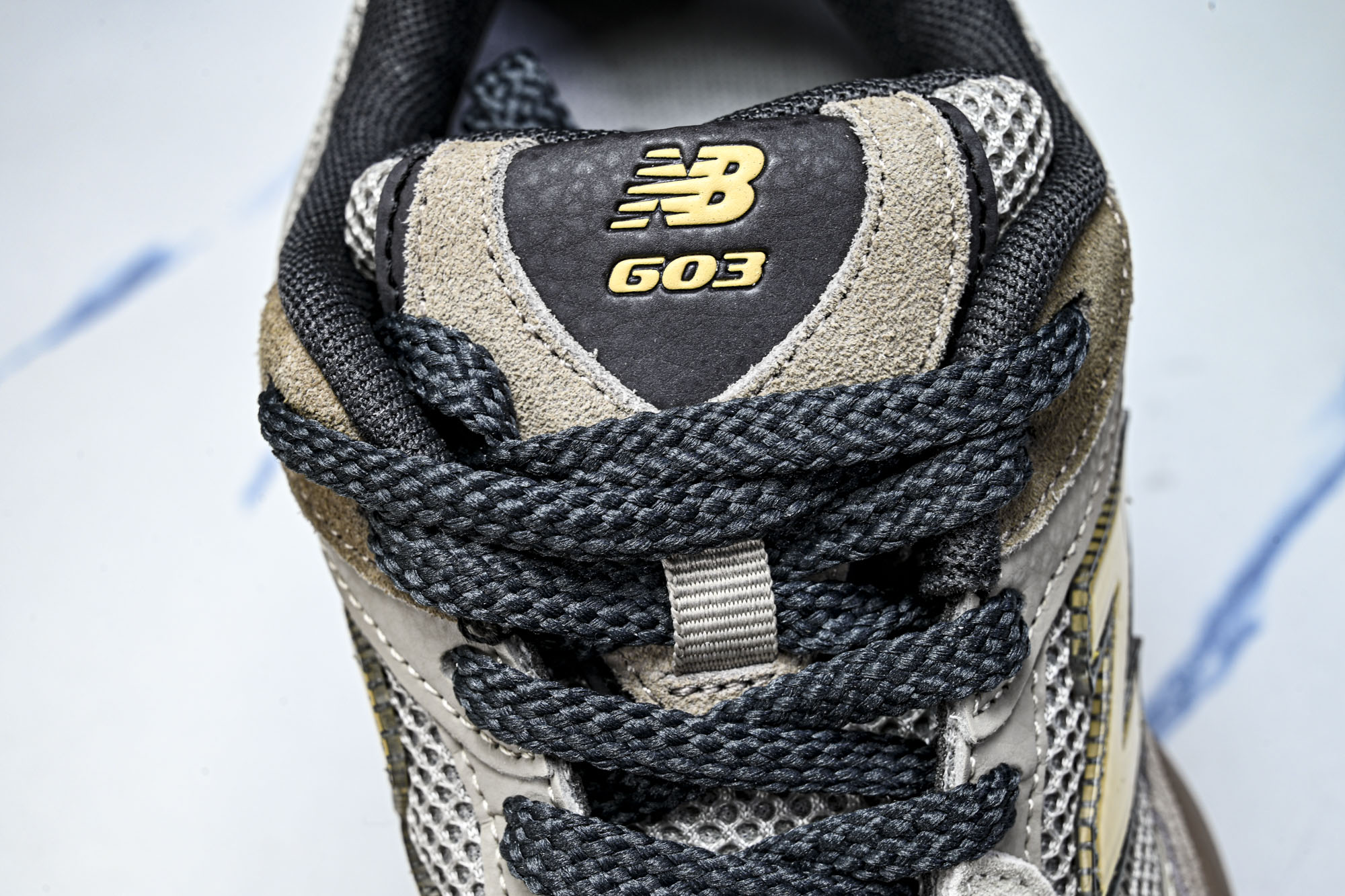 New Balance 603系列复古透气休闲运动慢跑鞋M6034UU #YZ039✦设计风格‌:承袭 