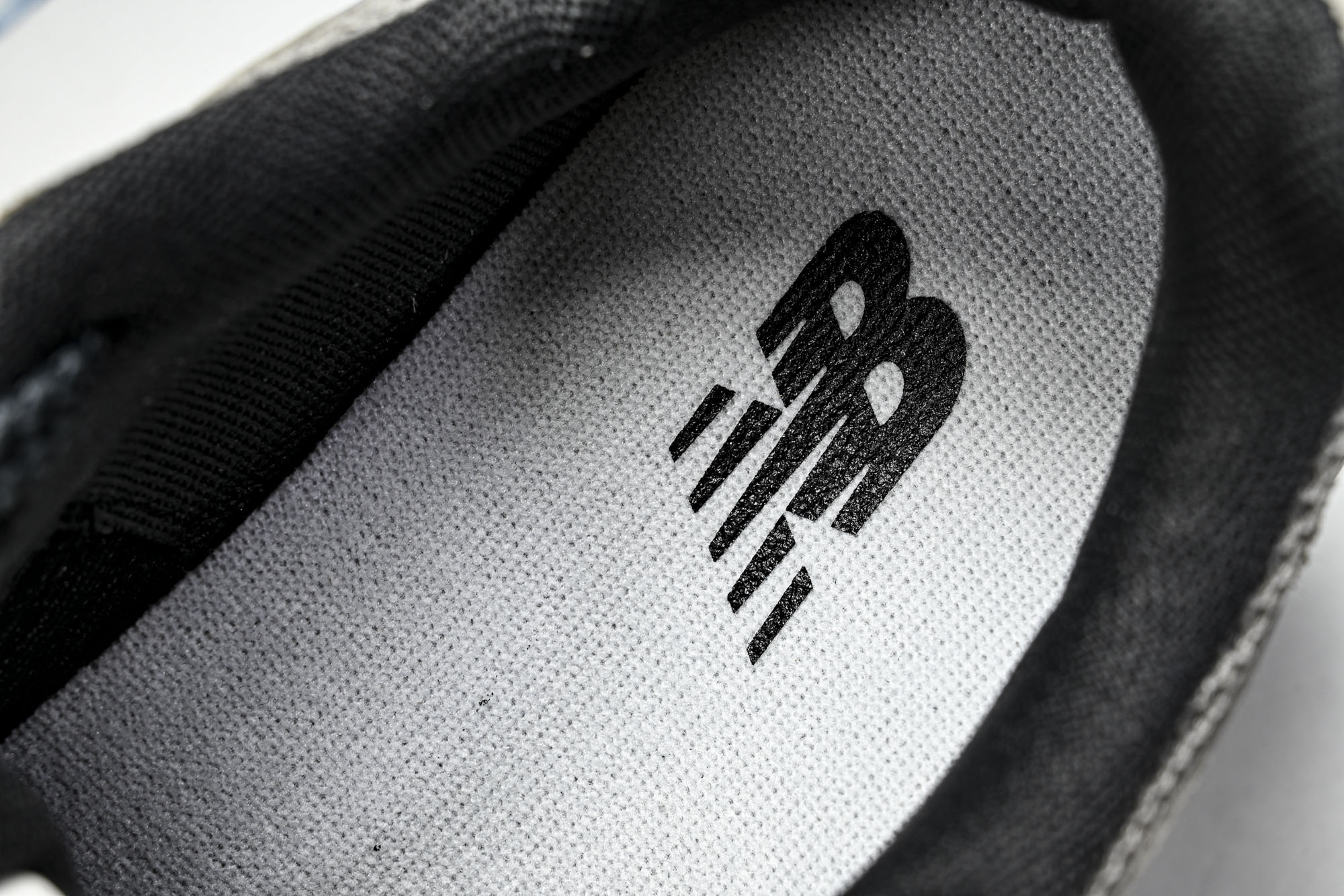 New Balance 603系列复古透气休闲运动慢跑鞋M6034UU #YZ039✦设计风格‌:承袭 