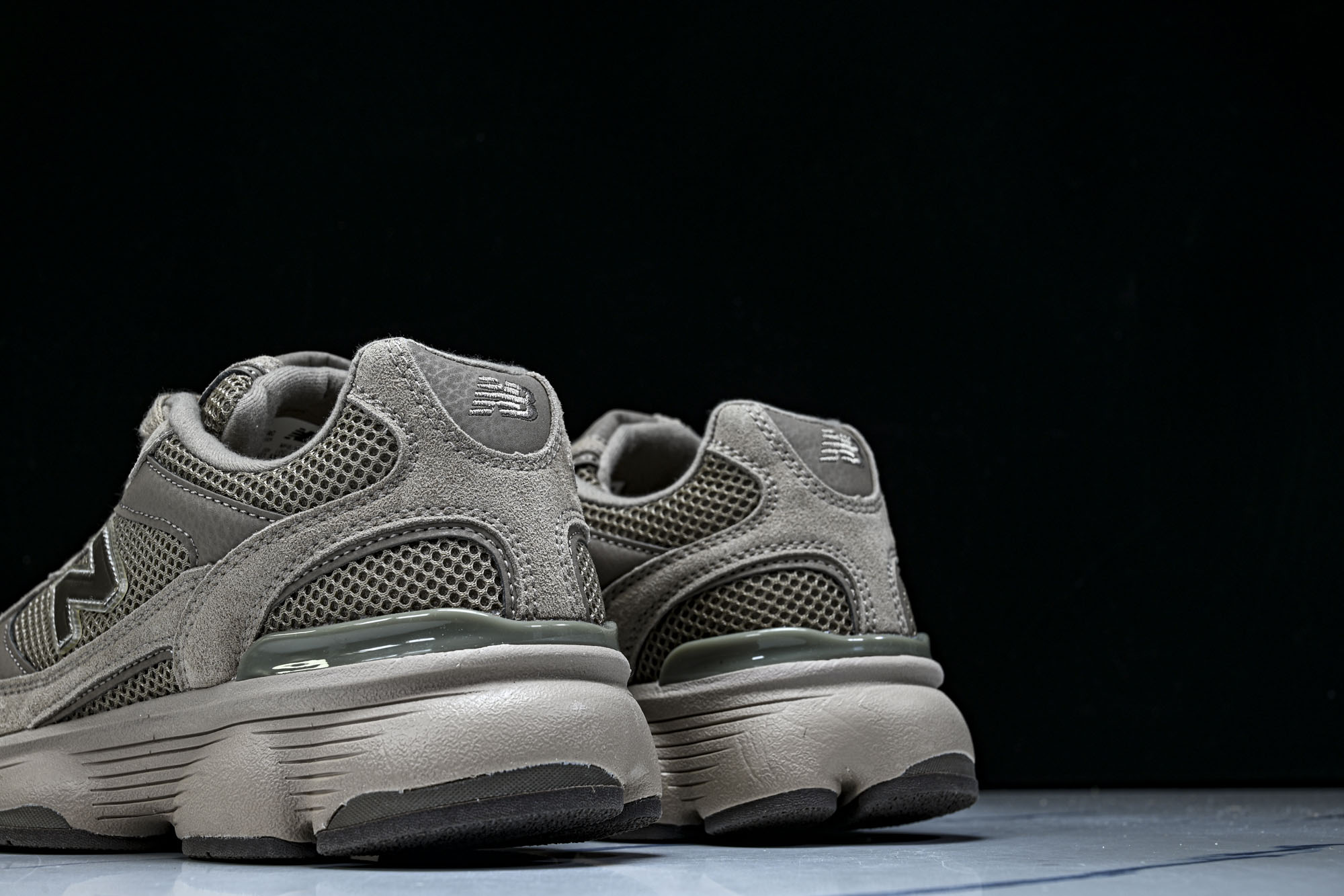 New Balance 603系列复古透气休闲运动慢跑鞋M6035RC #YZ039✦设计风格‌:承袭 