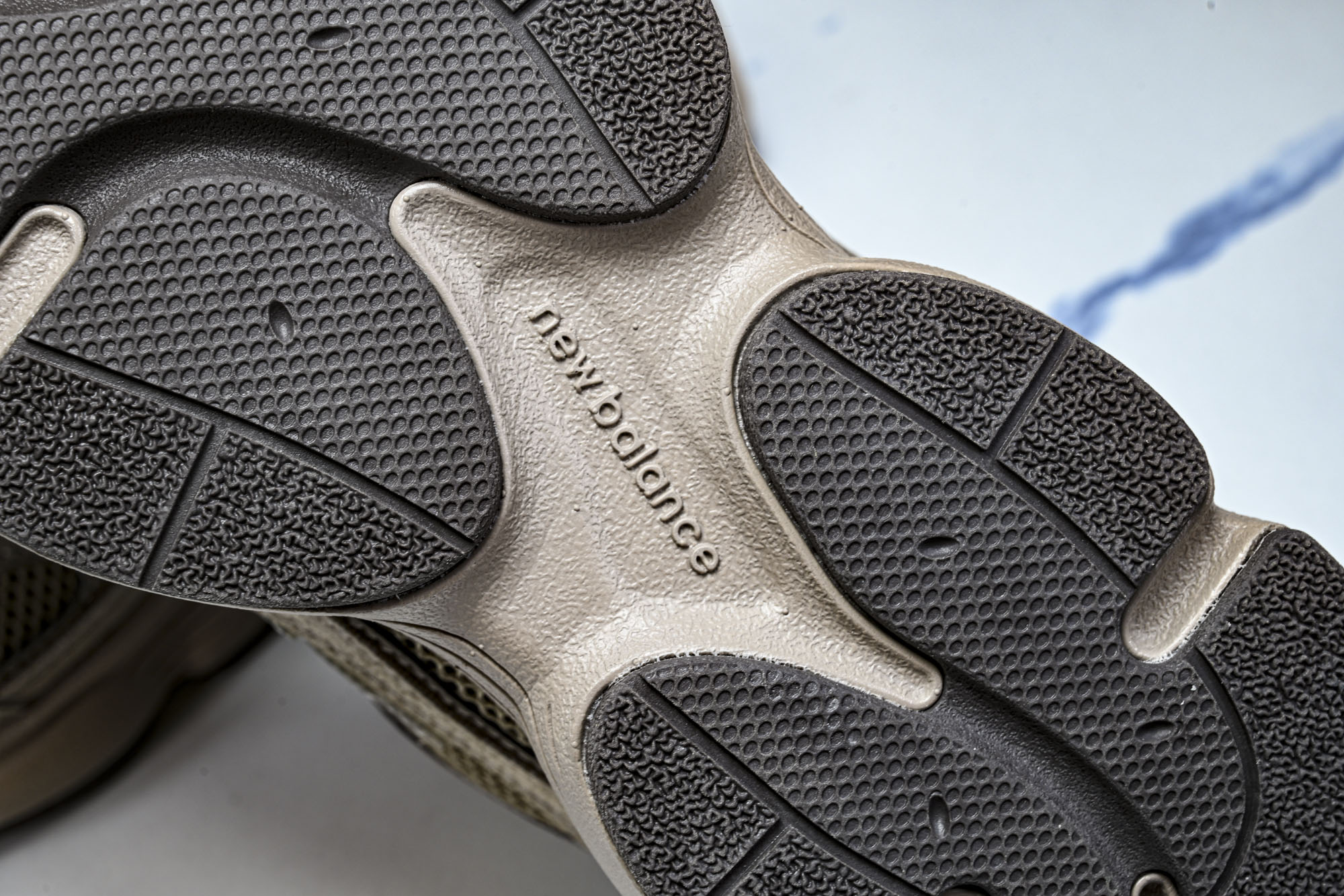 New Balance 603系列复古透气休闲运动慢跑鞋M6035RC #YZ039✦设计风格‌:承袭 