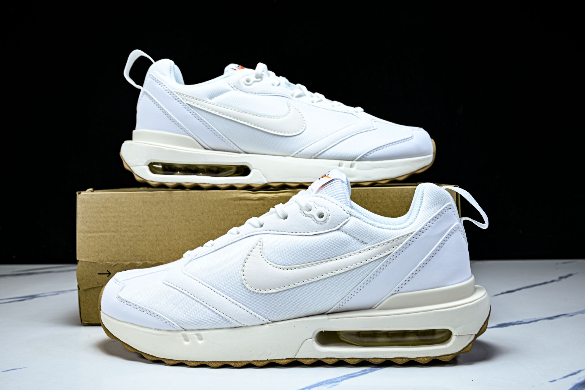 Nike Air Max Dawn 全新缓震气垫跑鞋 DM0013-105 #YZ03936 36.5 