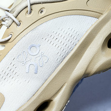Loewe x ON 罗意威昂跑联名Running Cloudsolo男女情侣款运动鞋3MF #YZ01 Loewe x ON 罗意威昂跑联名Running Cloudsolo男女情侣款运动鞋3MF #YZ01