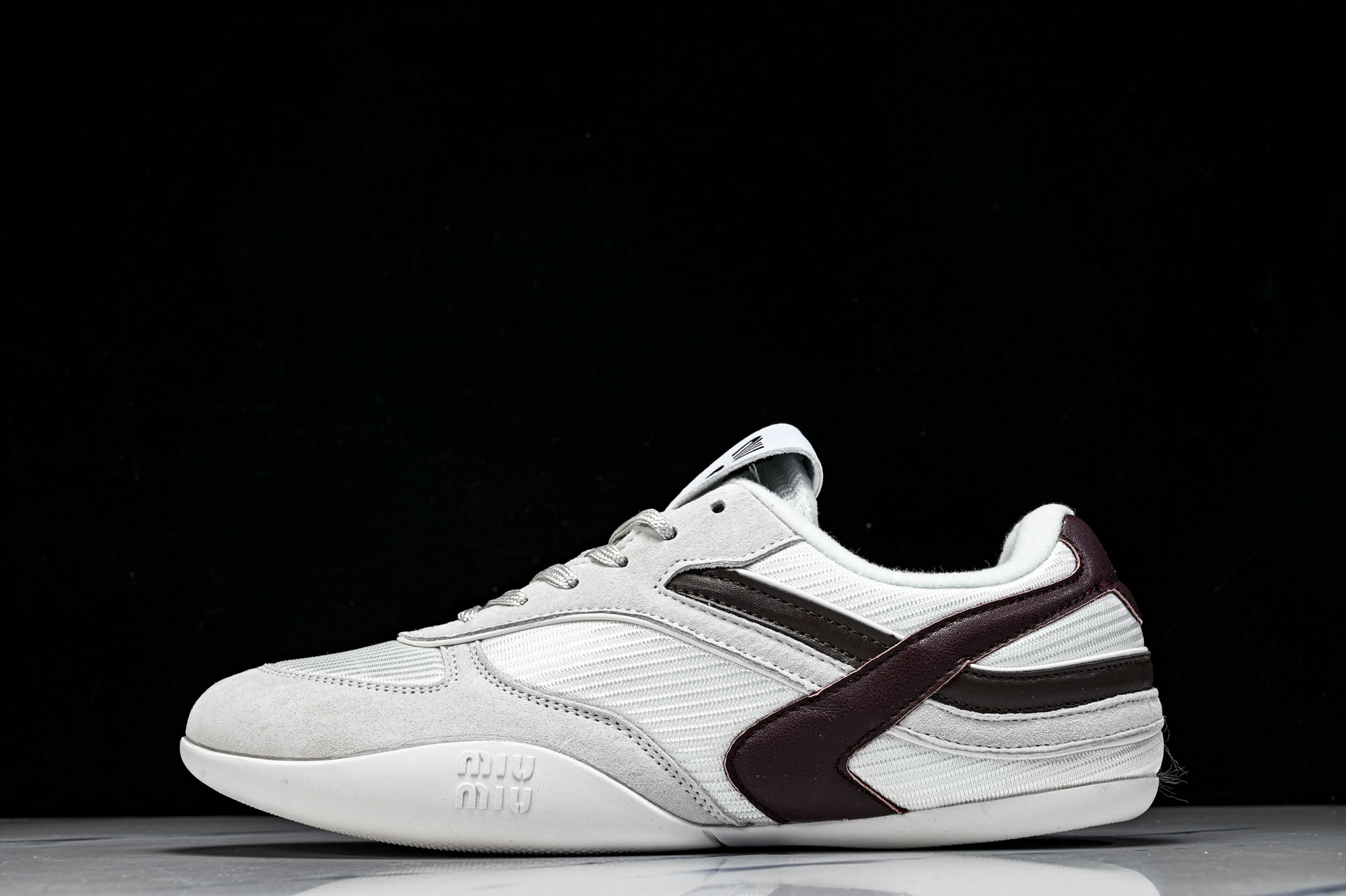 Miumiu Calzature Donna 徳训平底休闲生活鞋 #YZ01136 36.5 37 37