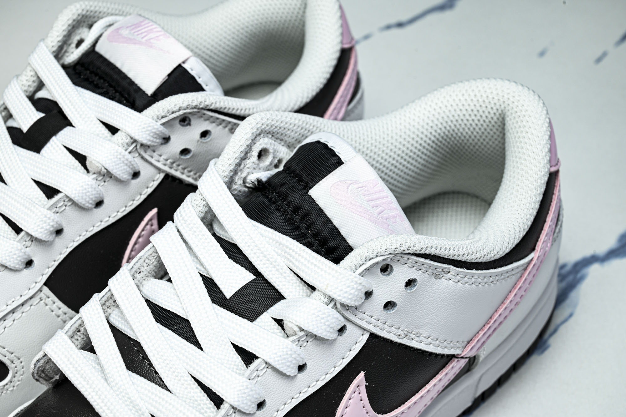 Nike SB Dunk Low 白黑粉 低帮休闲板鞋 IB8510-100 #YZ03935.5 36