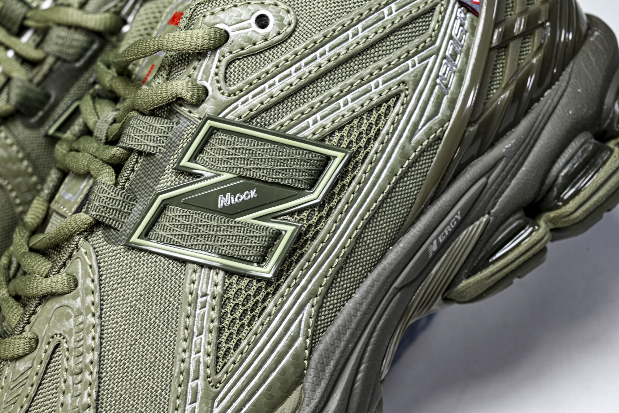 New Balance 1906系列复古老爹风休闲运动慢跑鞋 U1906ROG #YZ010✦鞋款灵感源