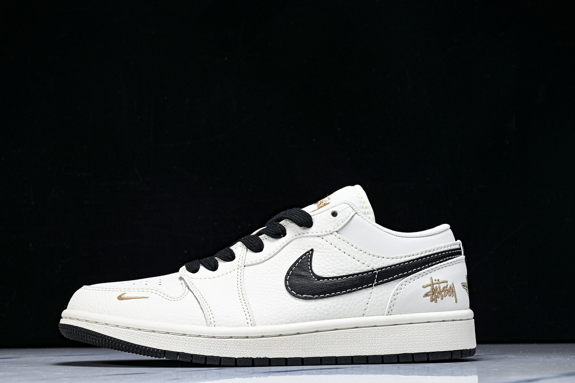 Air Jordan 1 Low AJ1 乔1 斯图西联名 拉丝黑勾 高端定制 低帮复古篮球鞋 XX31
