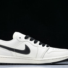 Air Jordan 1 Low AJ1 乔1 斯图西联名 拉丝黑勾 高端定制 低帮复古篮球鞋 XX31 Air Jordan 1 Low AJ1 乔1 斯图西联名 拉丝黑勾 高端定制 低帮复古篮球鞋 XX31