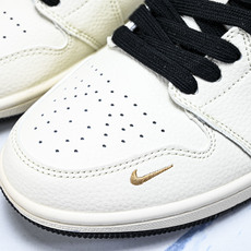 Air Jordan 1 Low AJ1 乔1 斯图西联名 拉丝黑勾 高端定制 低帮复古篮球鞋 XX31 Air Jordan 1 Low AJ1 乔1 斯图西联名 拉丝黑勾 高端定制 低帮复古篮球鞋 XX31