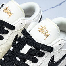 Air Jordan 1 Low AJ1 乔1 斯图西联名 拉丝黑勾 高端定制 低帮复古篮球鞋 XX31 Air Jordan 1 Low AJ1 乔1 斯图西联名 拉丝黑勾 高端定制 低帮复古篮球鞋 XX31