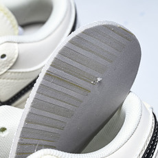Air Jordan 1 Low AJ1 乔1 斯图西联名 拉丝黑勾 高端定制 低帮复古篮球鞋 XX31 Air Jordan 1 Low AJ1 乔1 斯图西联名 拉丝黑勾 高端定制 低帮复古篮球鞋 XX31