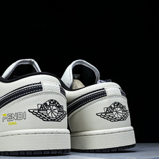 Nike SB Dunk Low 黑棕麂皮 高端定制 低帮休闲板鞋 LD8888-011 #YZ039✦ Nike SB Dunk Low 黑棕麂皮 高端定制 低帮休闲板鞋 LD8888-011 #YZ039✦