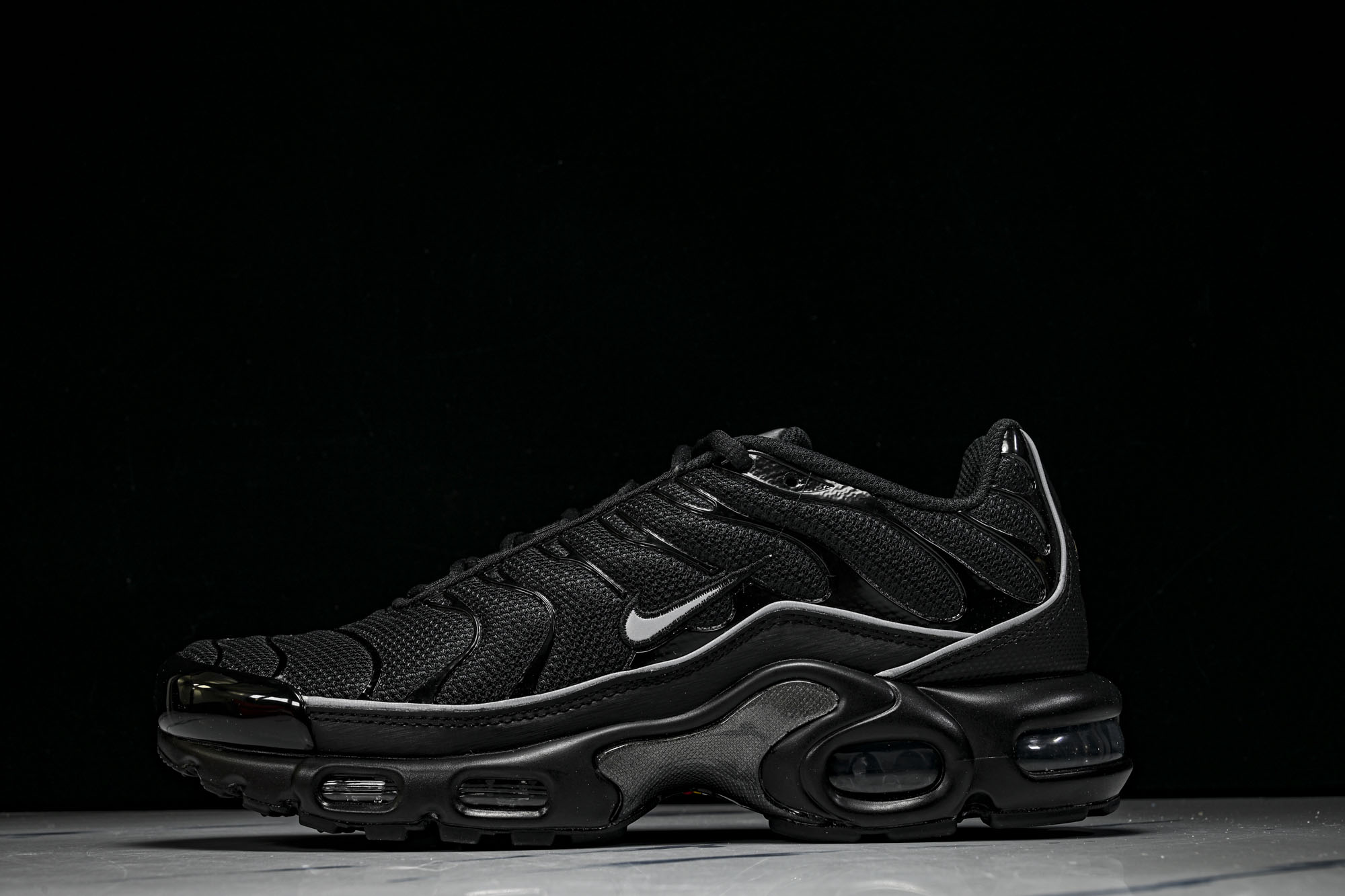 Nike_AIR MAX PLUS PRM男女士同款气垫跑步鞋HV8066-002 #YZ002✦原版1